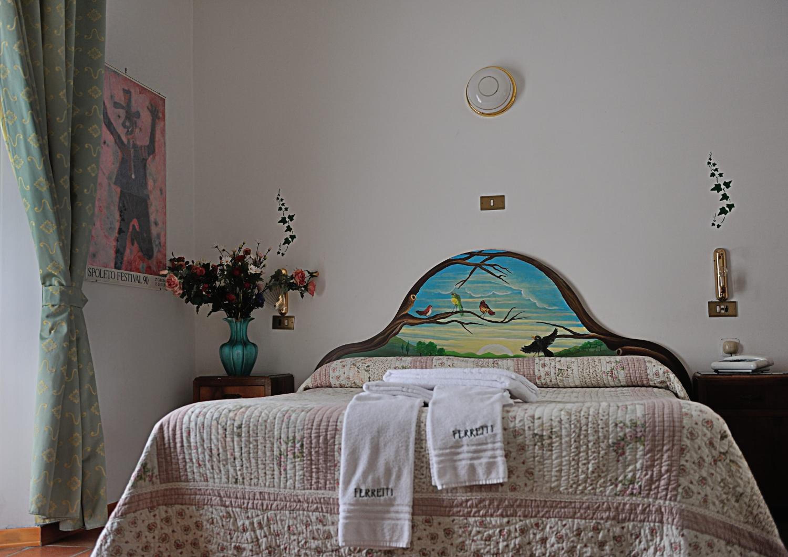 Double or Twin Room - Photo 9