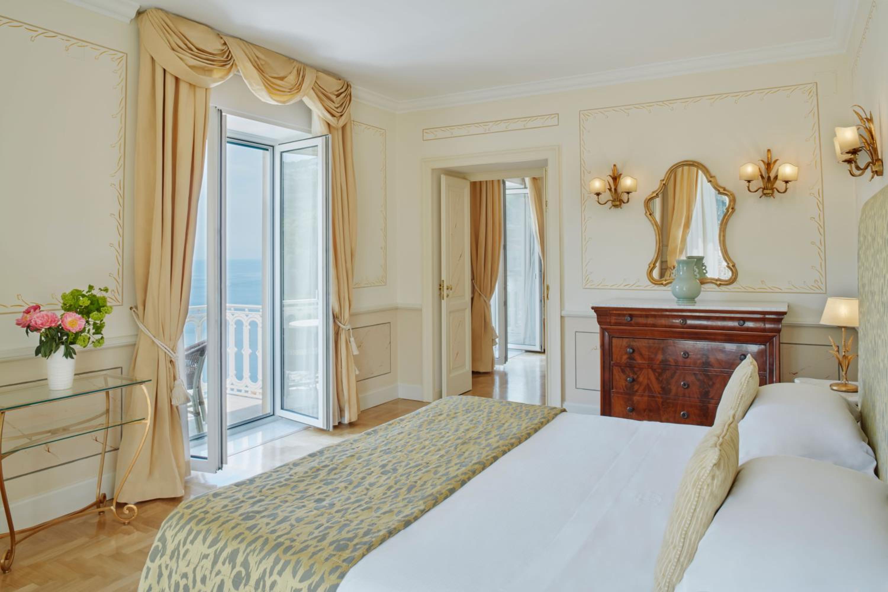 Junior Suite with Sea View - Photo 1