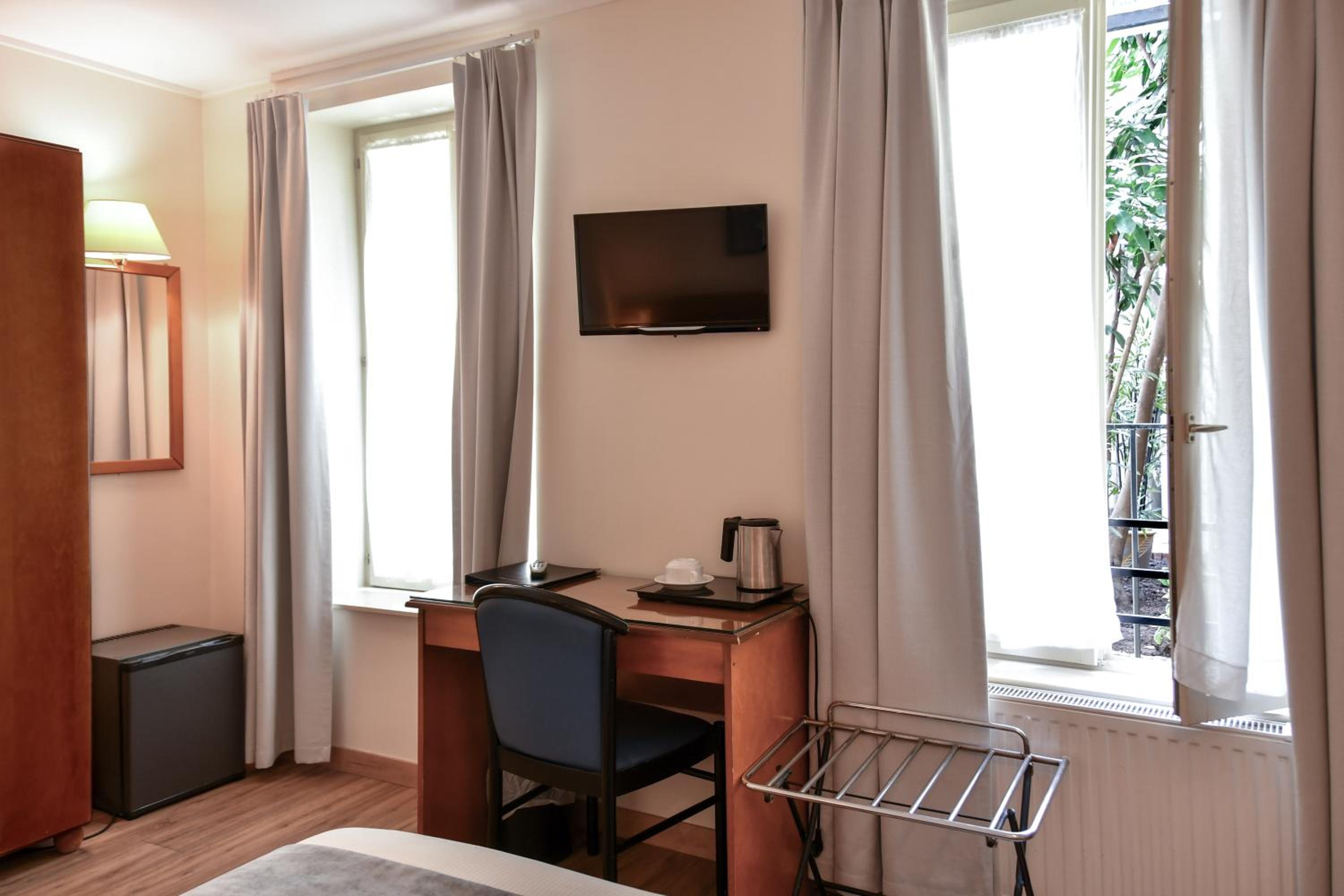 Double Room - Disability Access photo 2