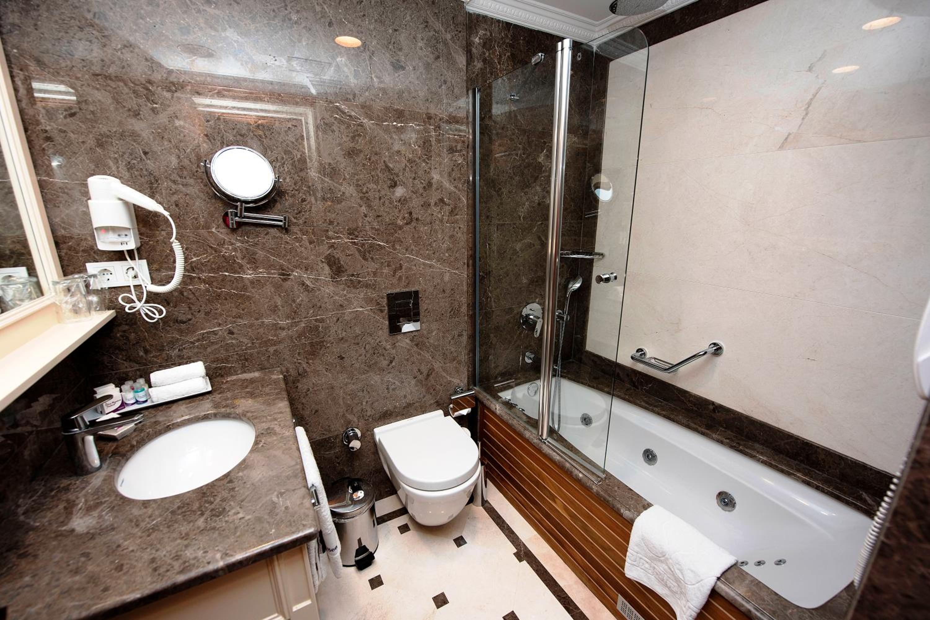  Family Connecting Suite photo 3