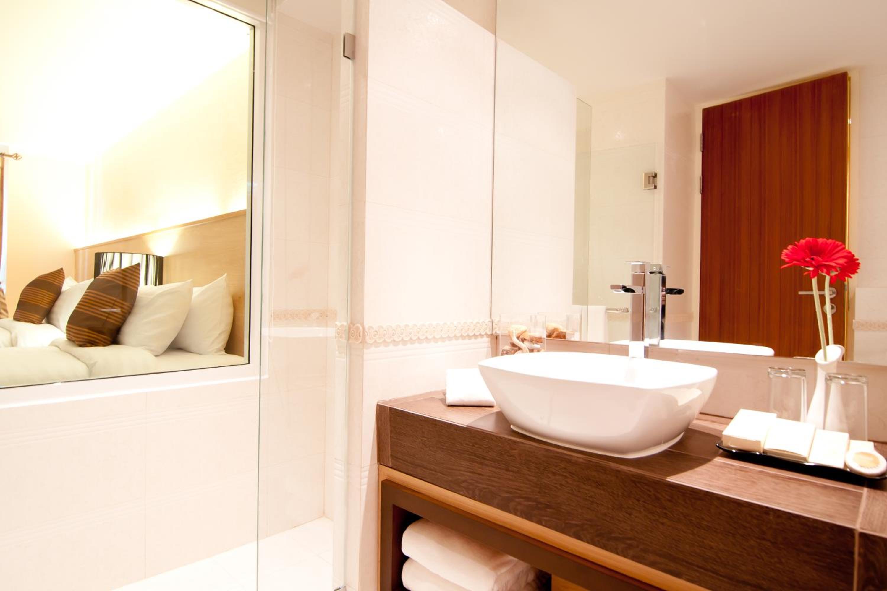 Superior Double or Twin Room photo 3