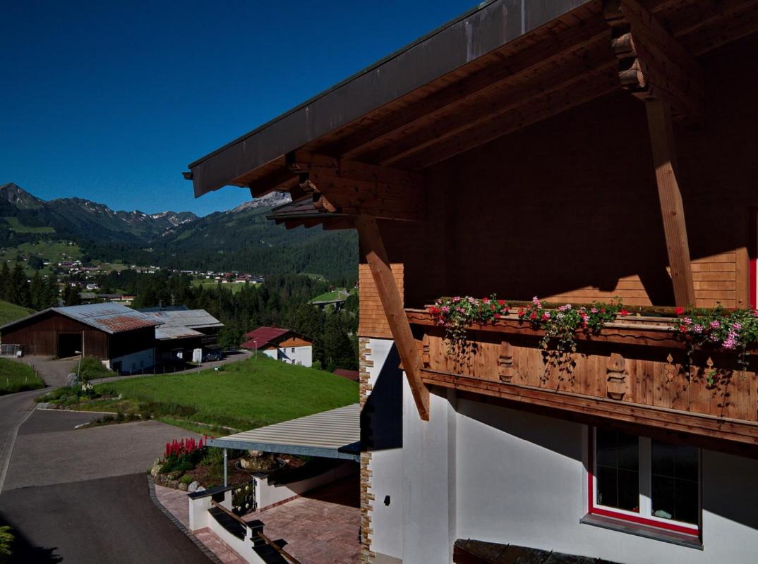 Two-Bedroom Apartment with Balcony photo 3