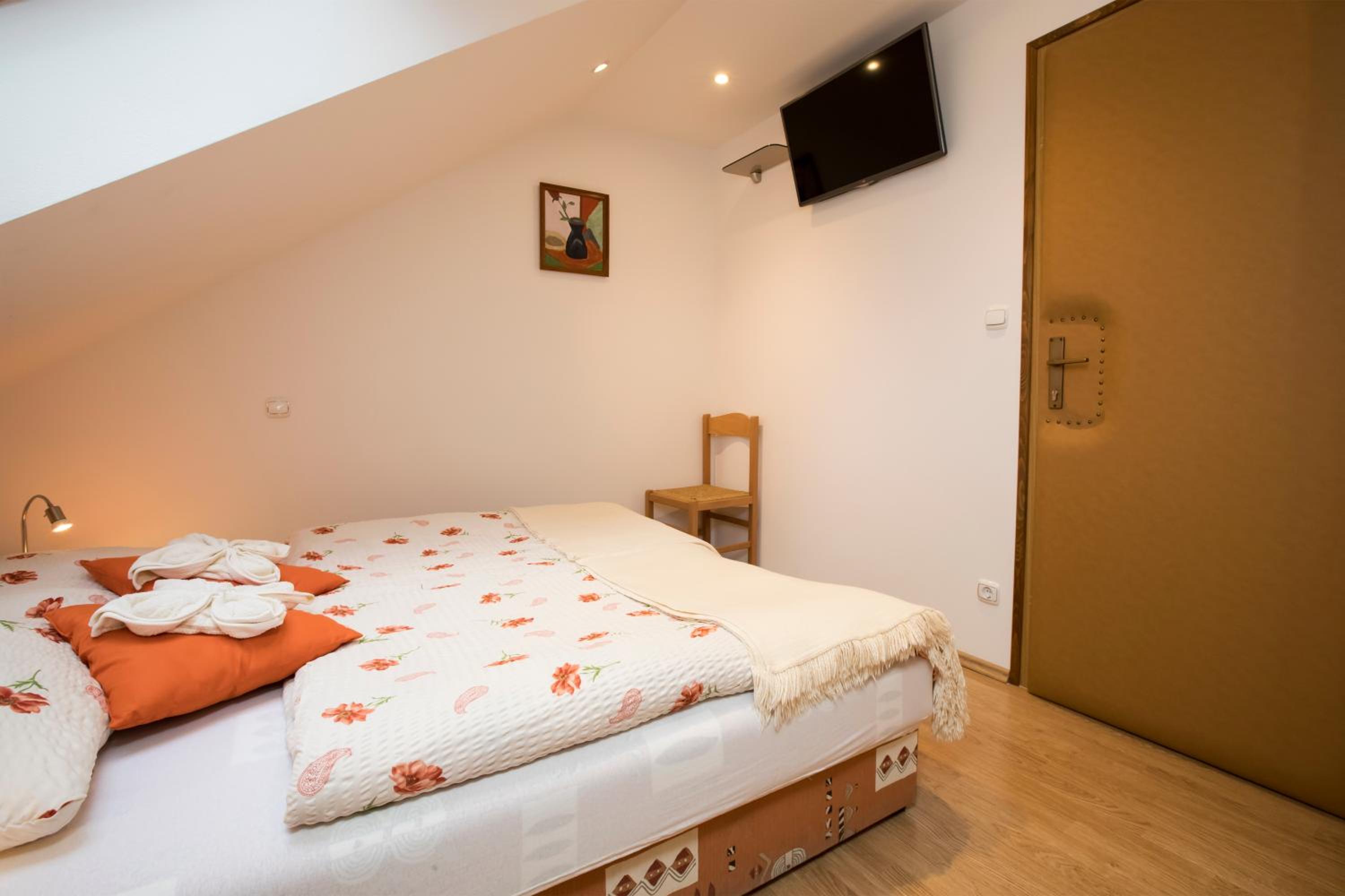 Small Double Room photo 3