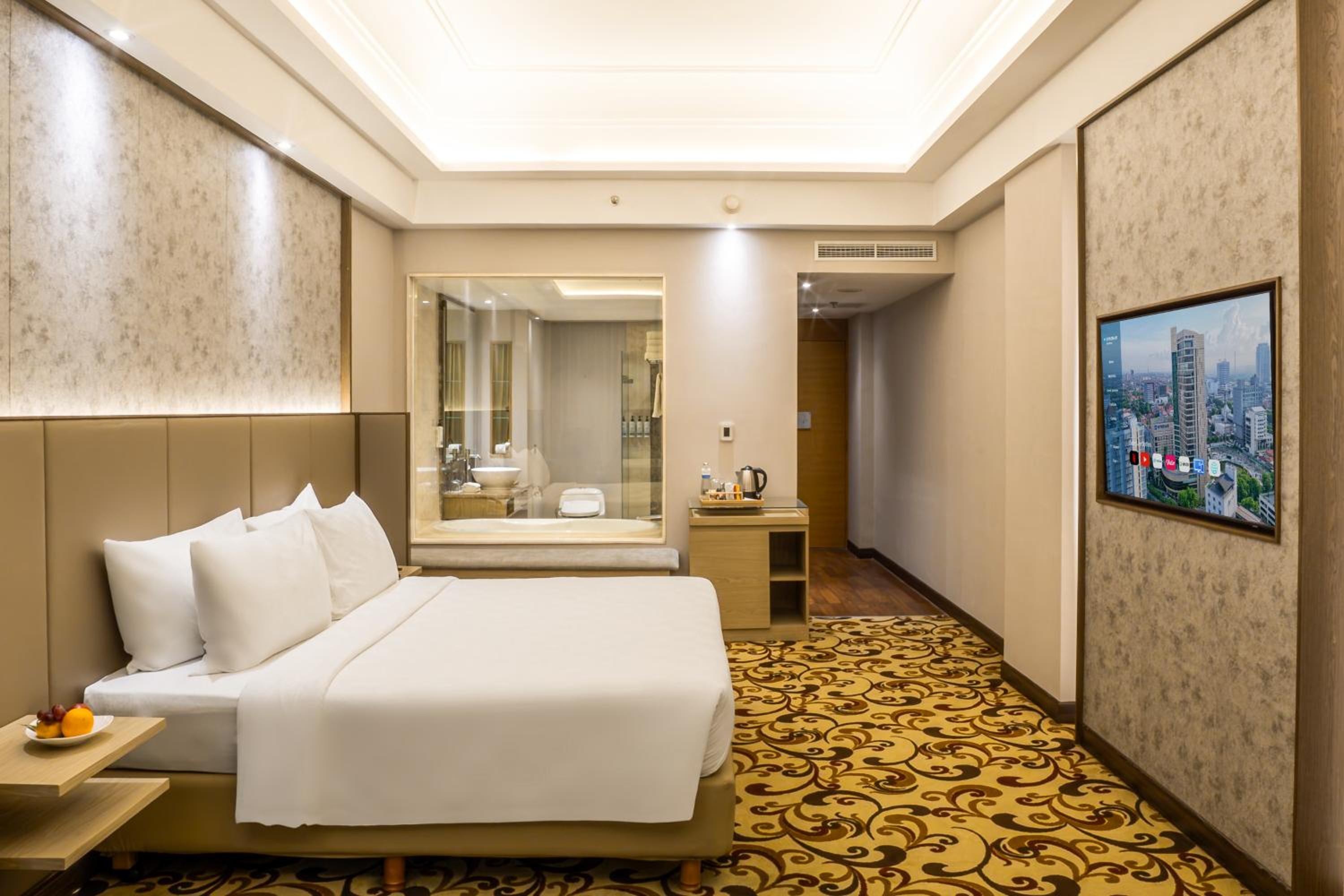 Grand Deluxe King Room