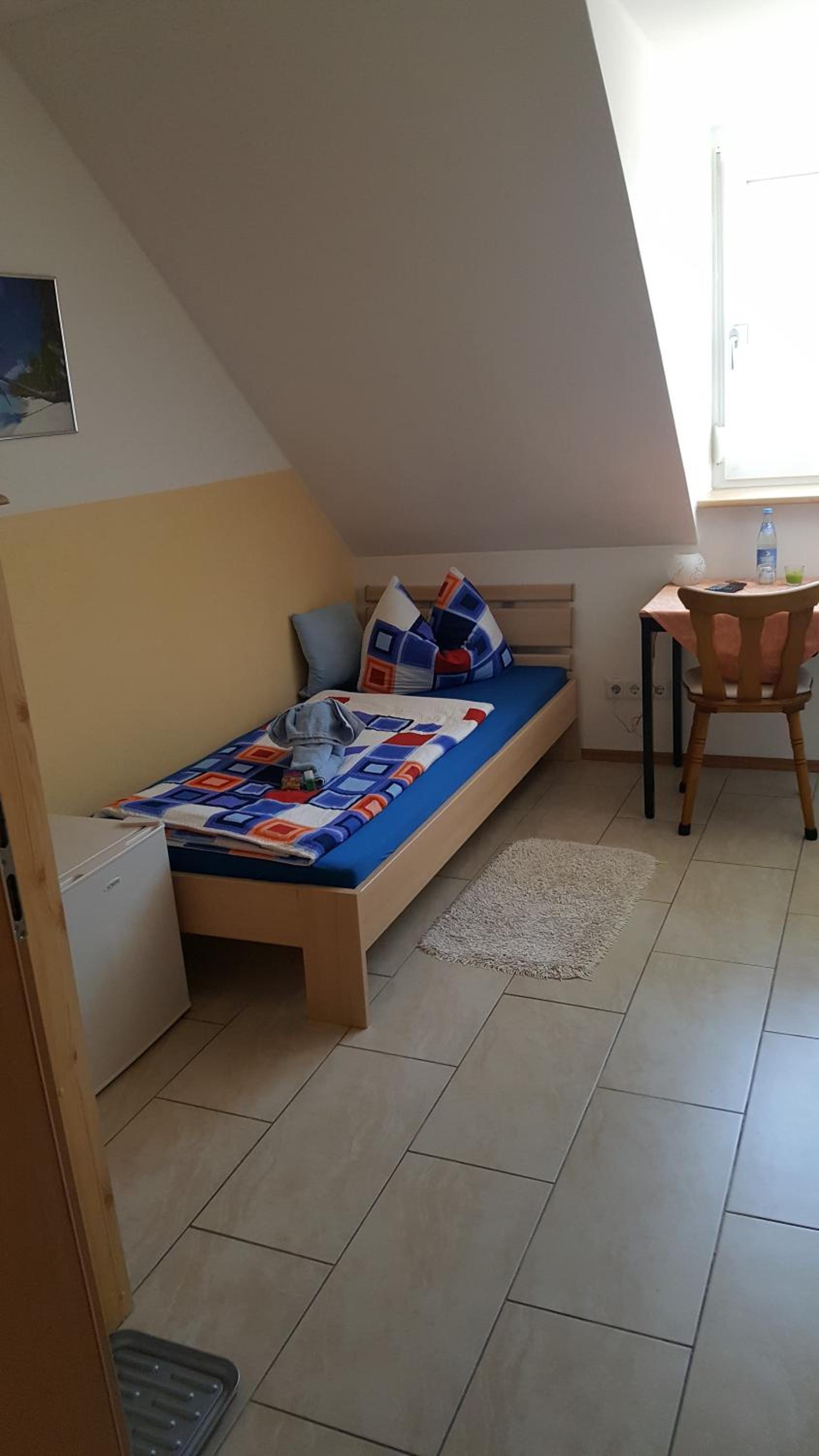 Single Room photo 2