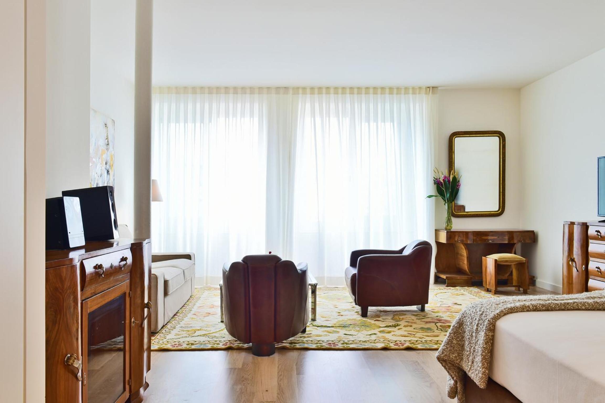 Double Room With City View I