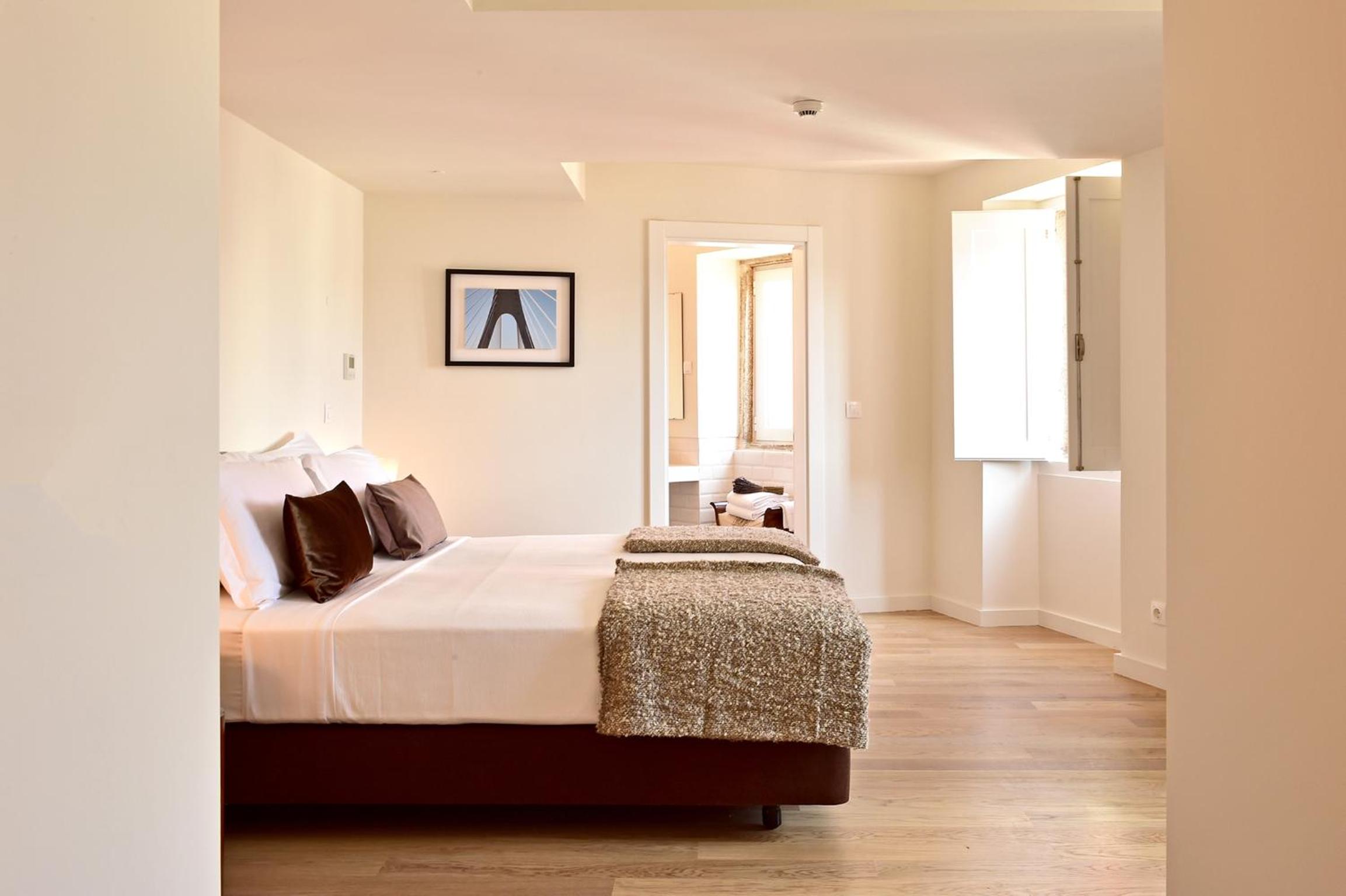 Double Room With Partial City View