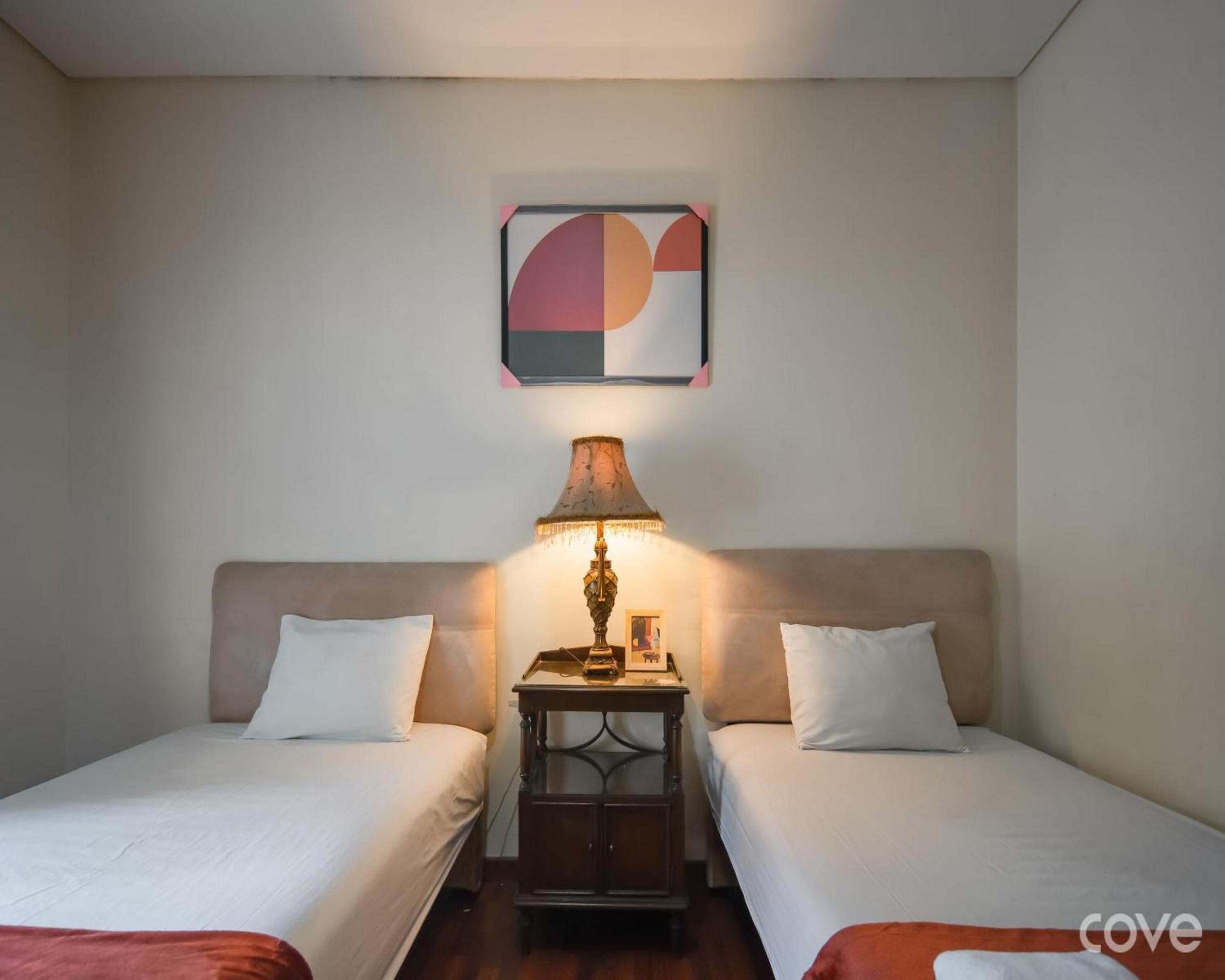 Premium Twin Room - Photo 4
