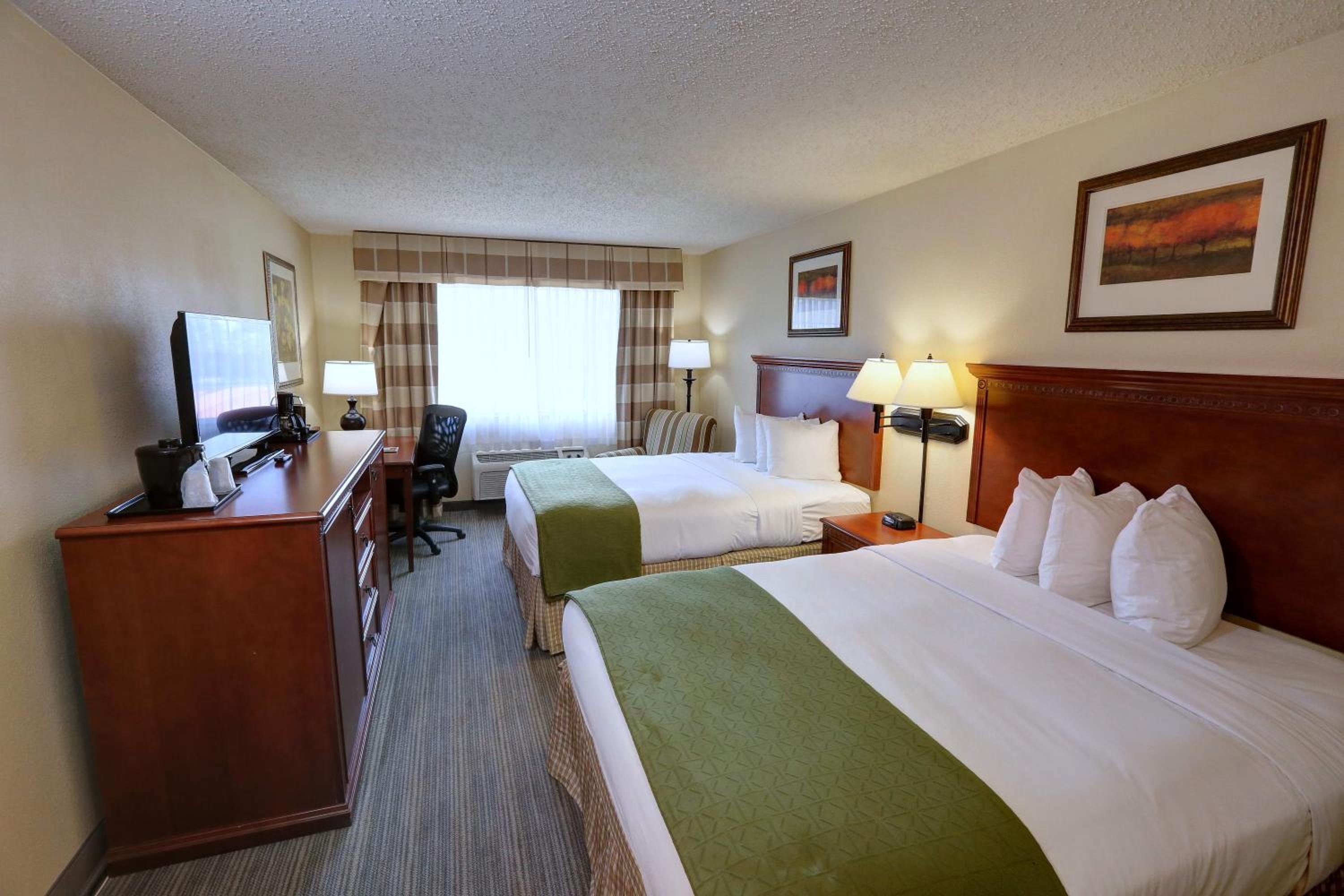 Queen Room with Two Queen Beds - Non-Smoking