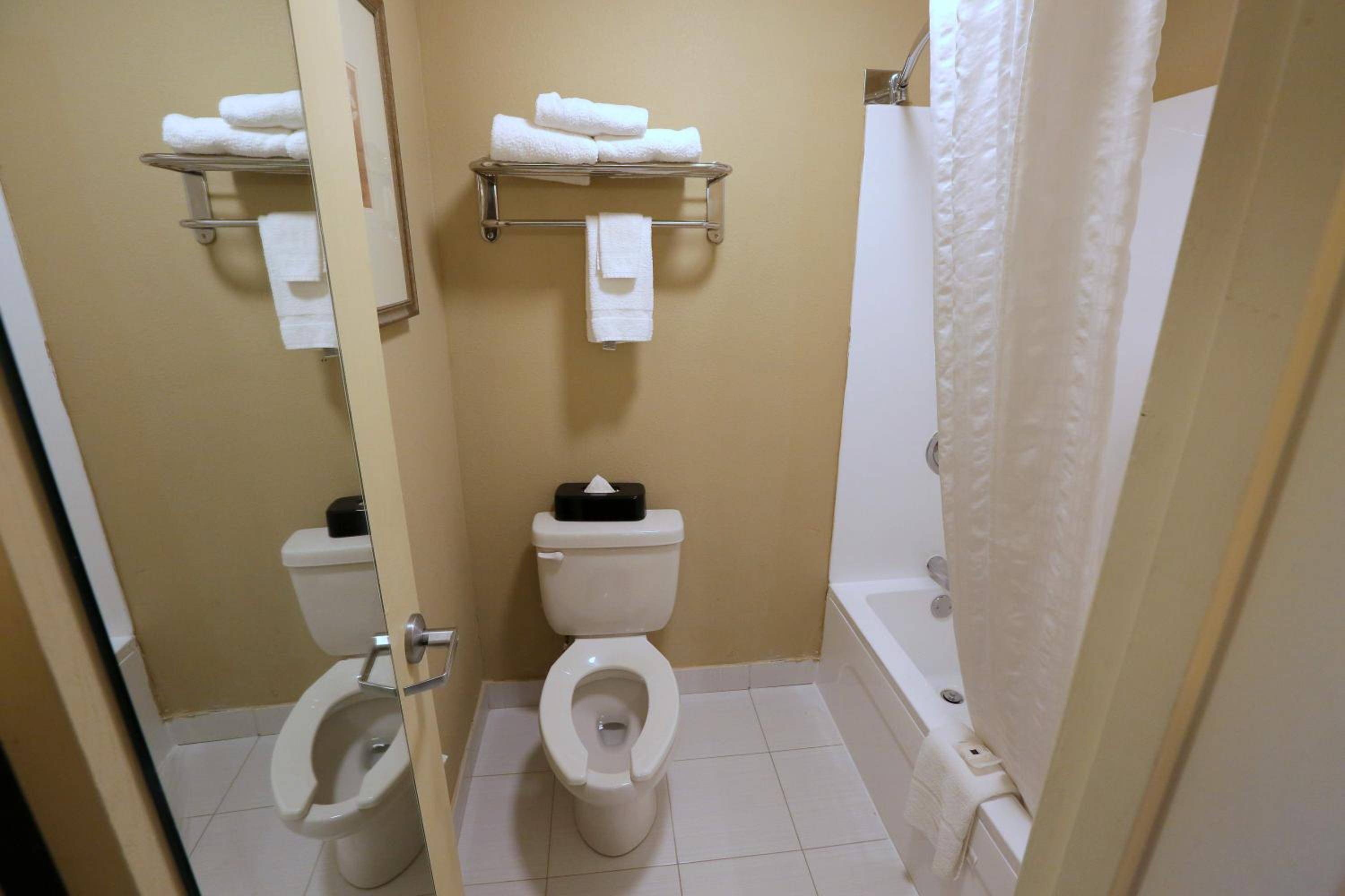 King Room - Disability Access/Non-Smoking