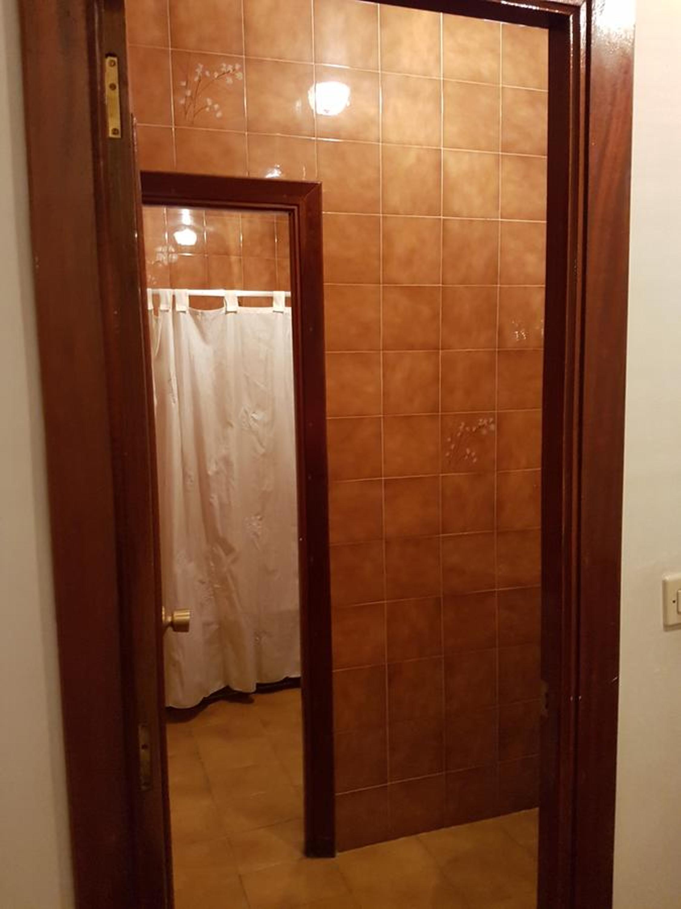 Single Room with Shared Toilet photo 3