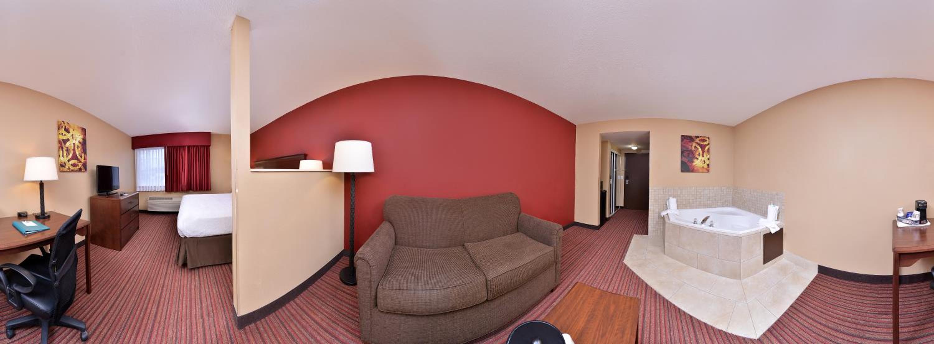 King Suite with Spa Bath and Sofa Bed - Non-Smoking - Photo 5