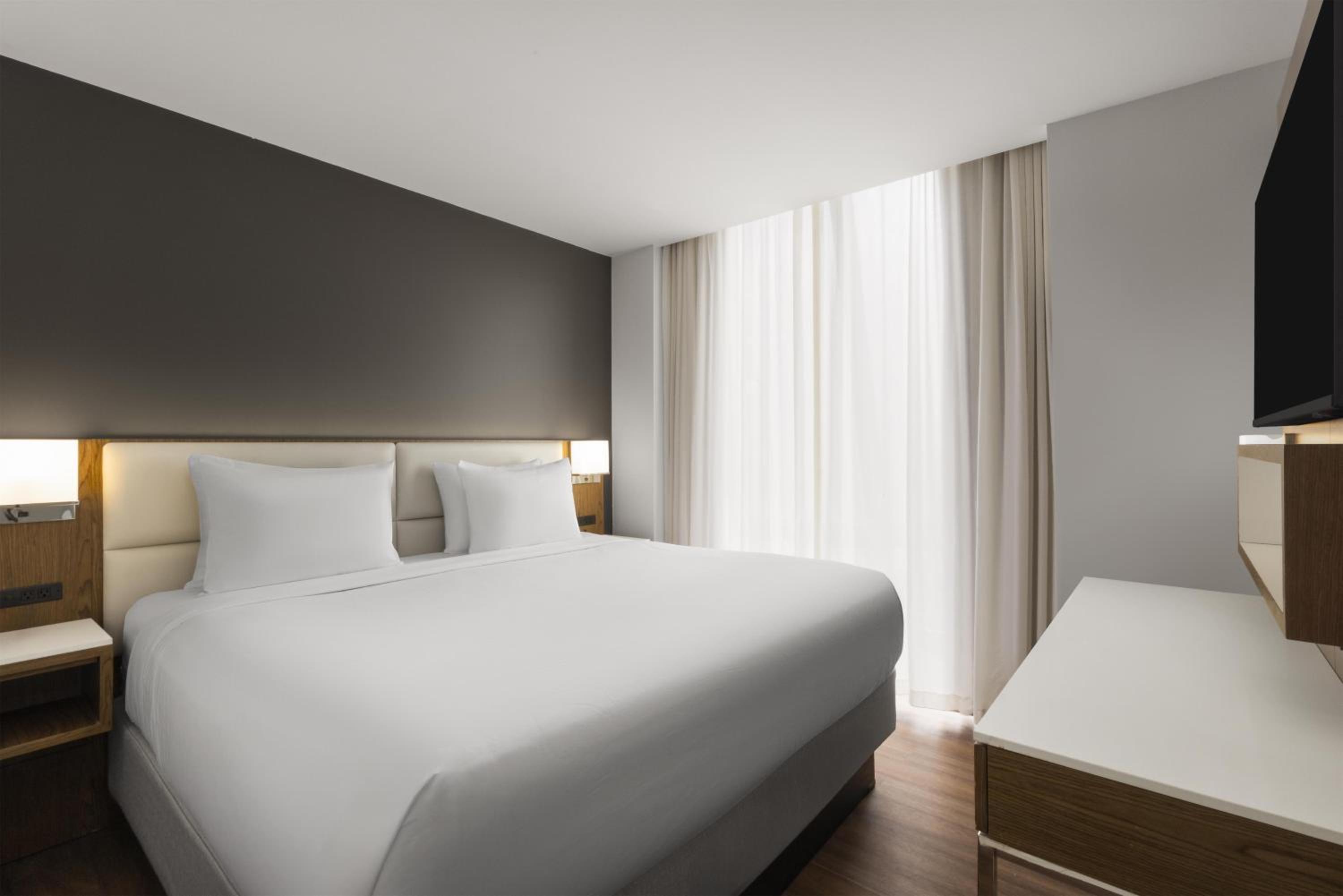 One-Bedroom King Suite with Sofa Bed and Kitchenette - Non-Smoking