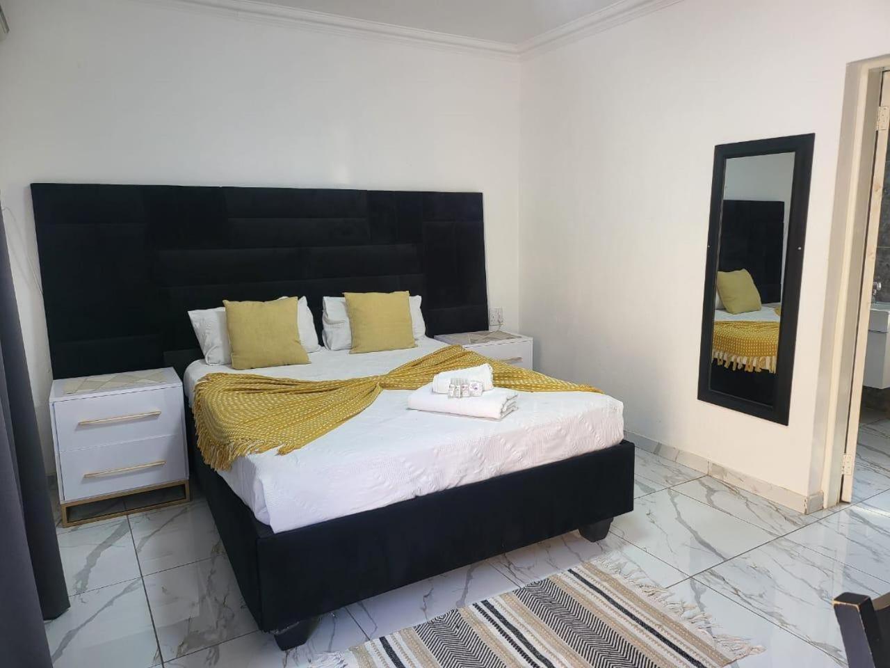 Twin Room - Photo 1