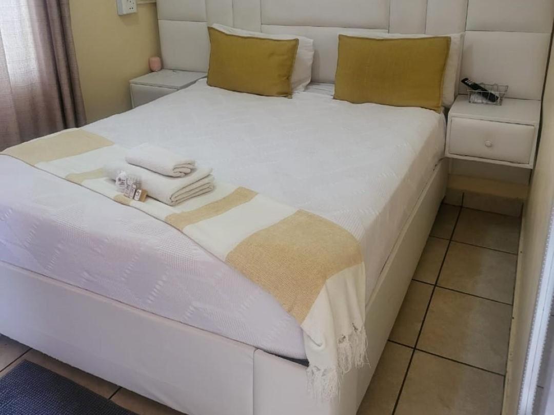 Single Room - Photo 1