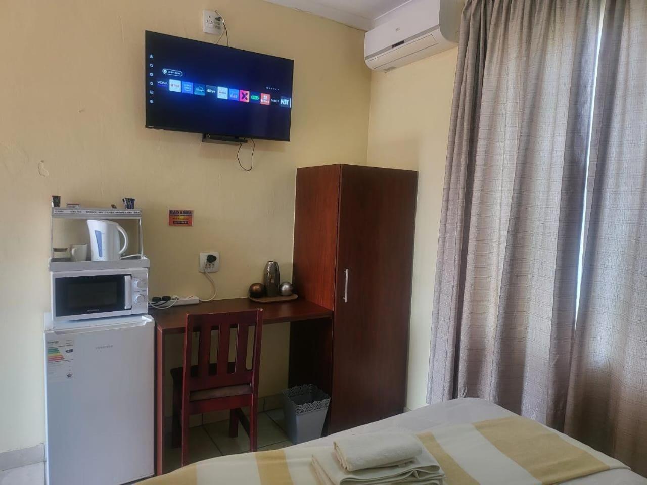 Single Room - Photo 3