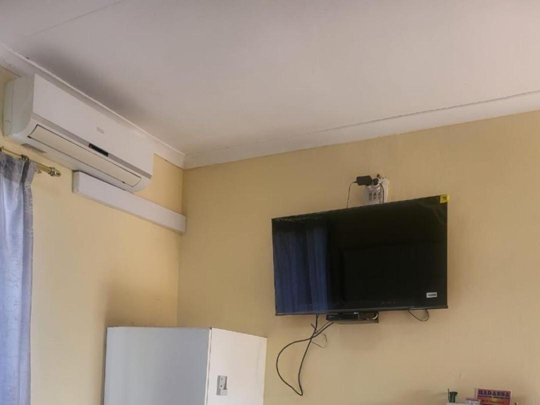 Single Room - Photo 6