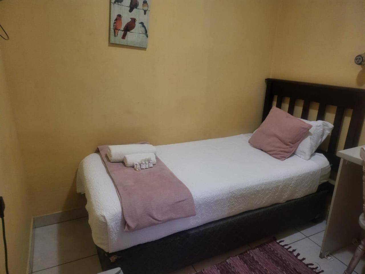 Single Room photo 2