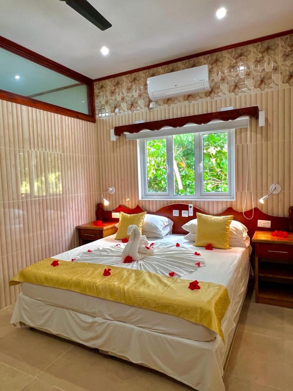 Double Room with Mountain View