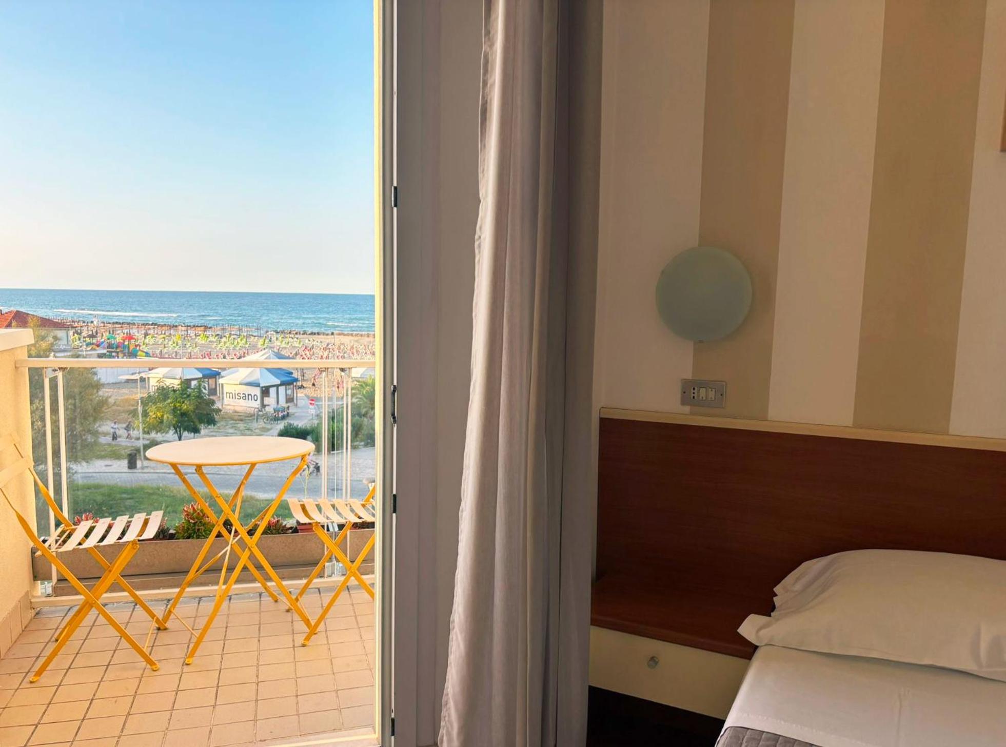 Two-Bedroom Apartment with Sea View - Photo 5