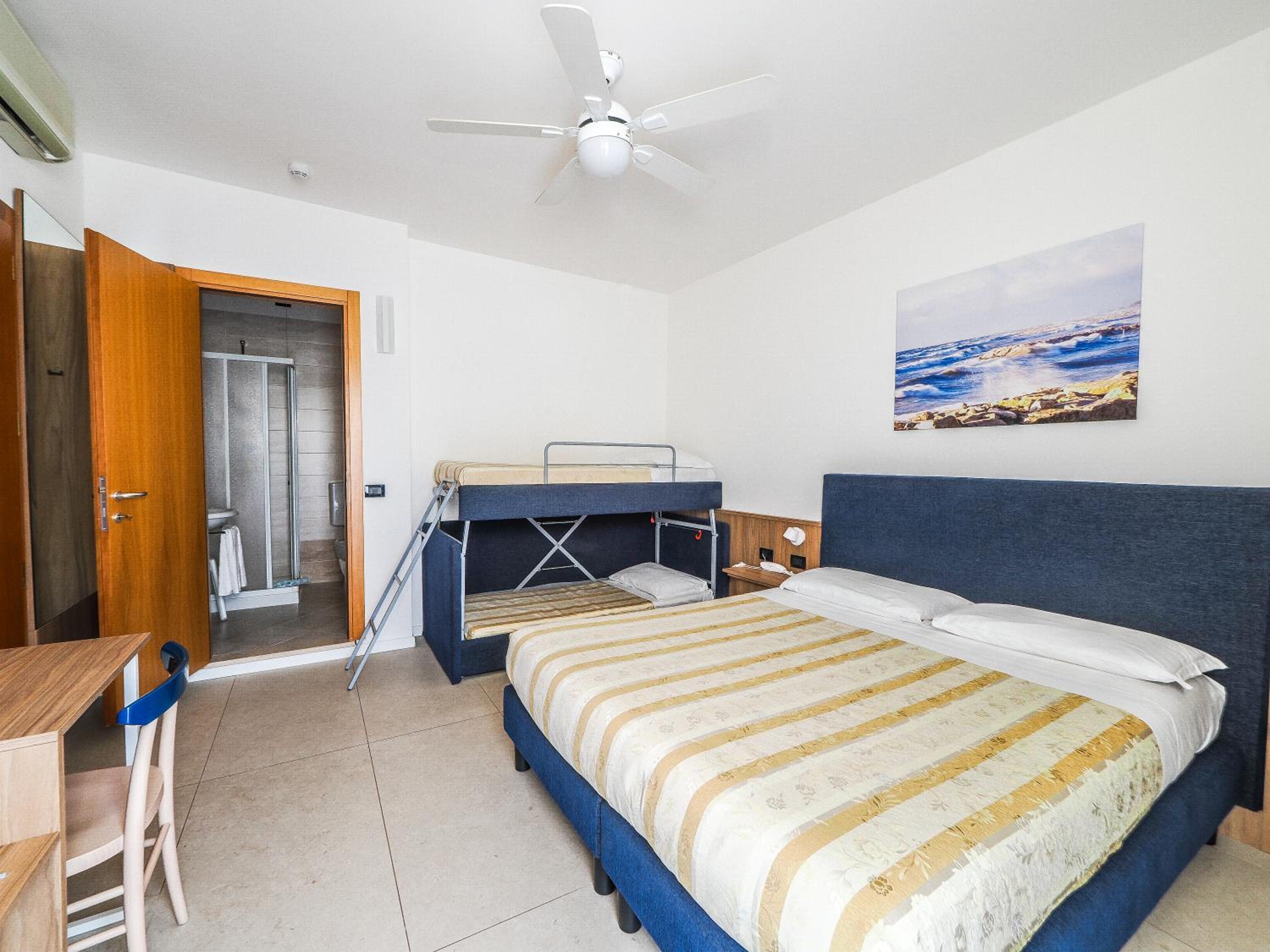 Quadruple Room with Terrace photo 3