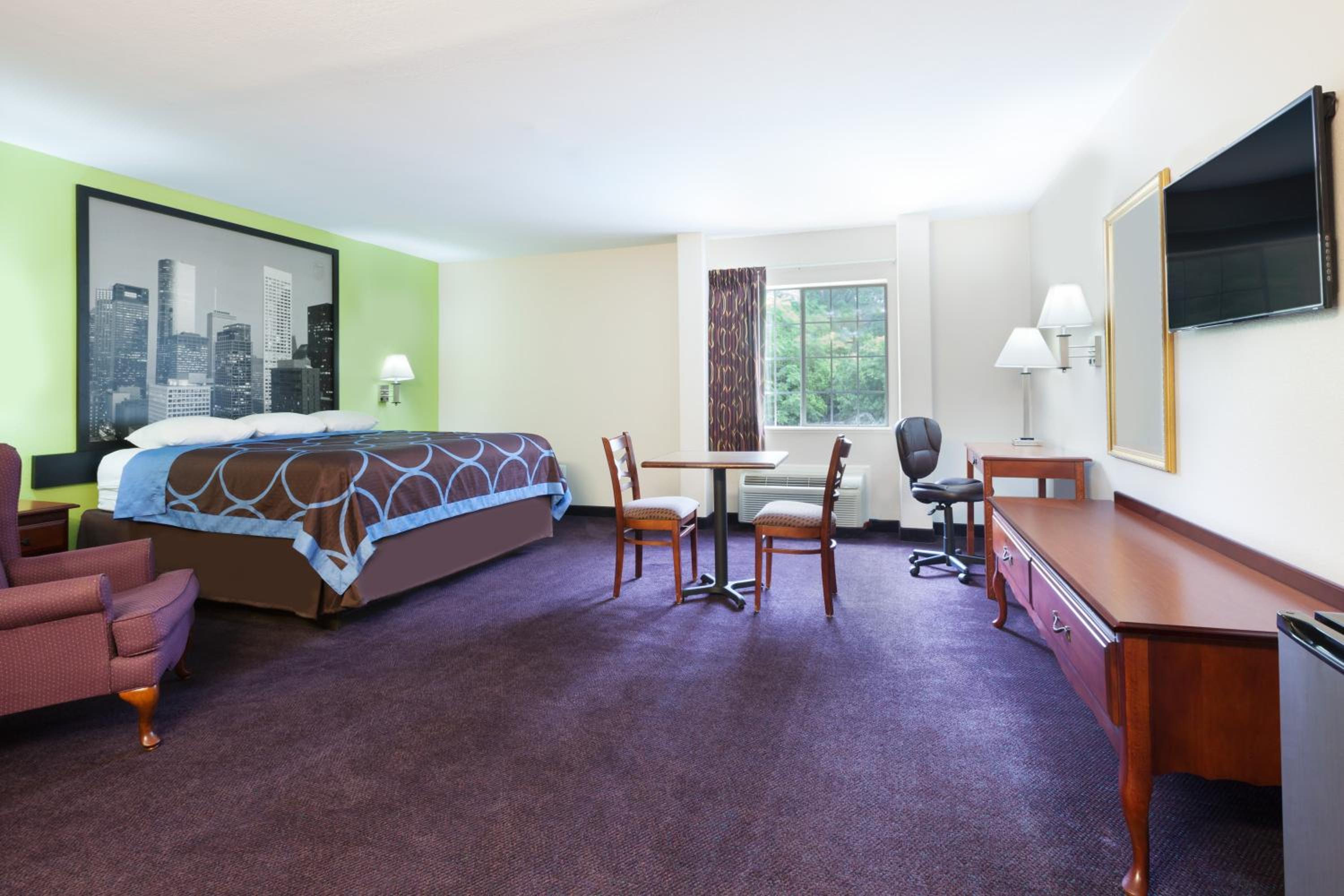 King Room - Non-Smoking photo 2