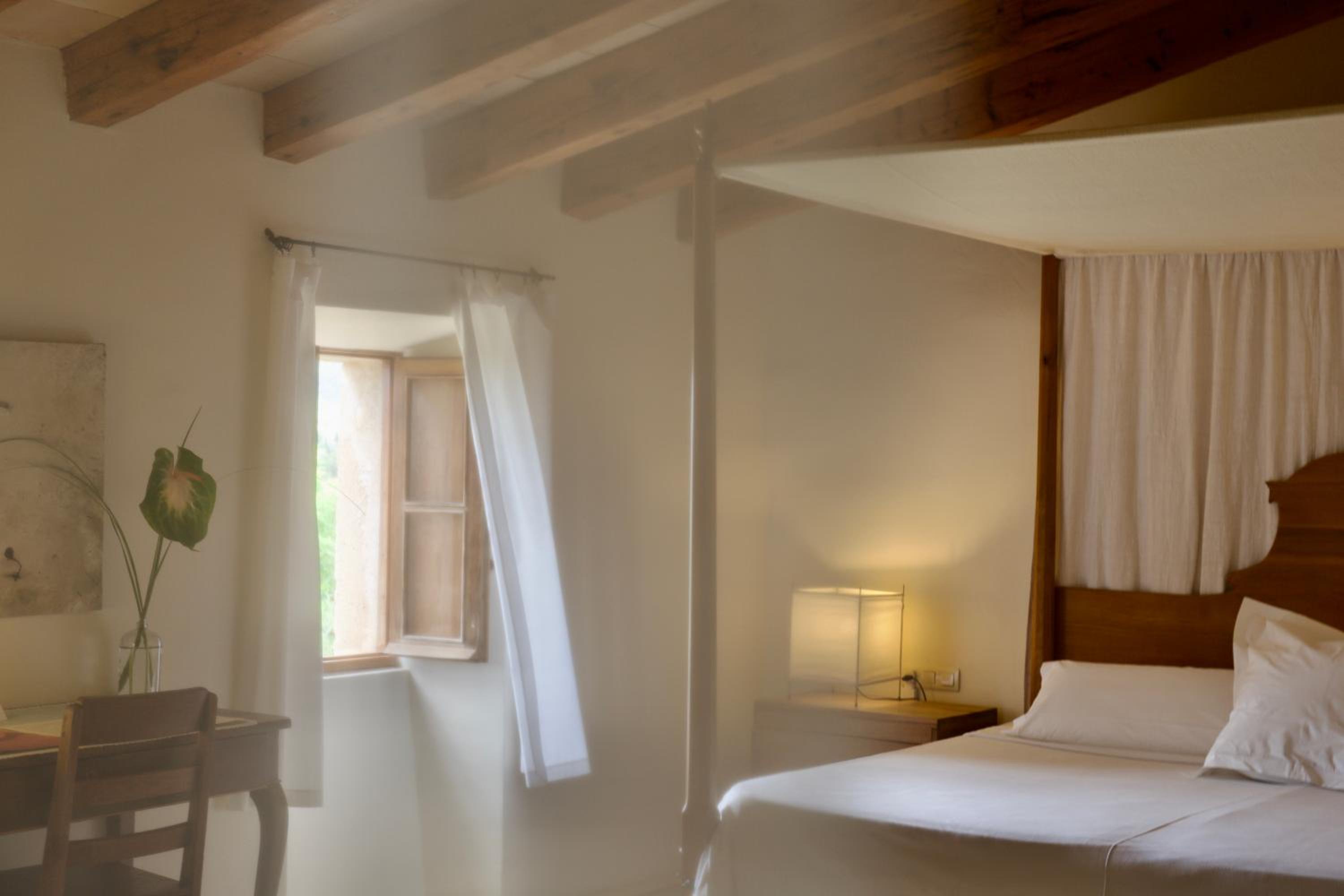 Junior Suite with Garden View