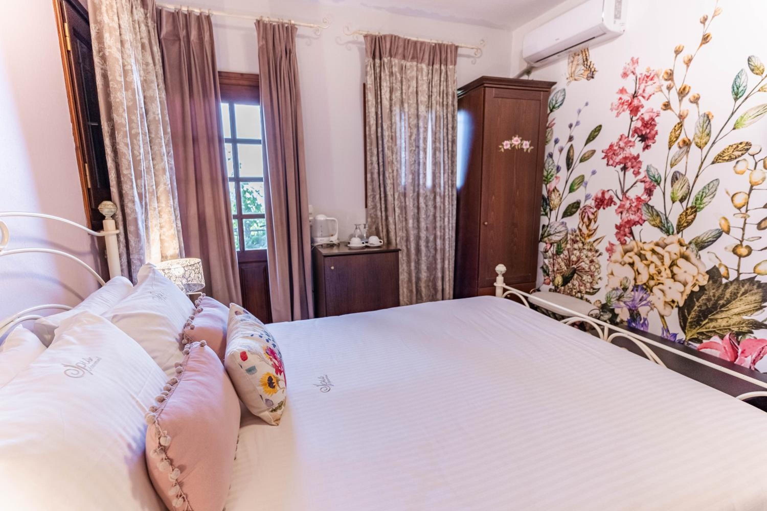 Double Room with Fireplace - Photo 2