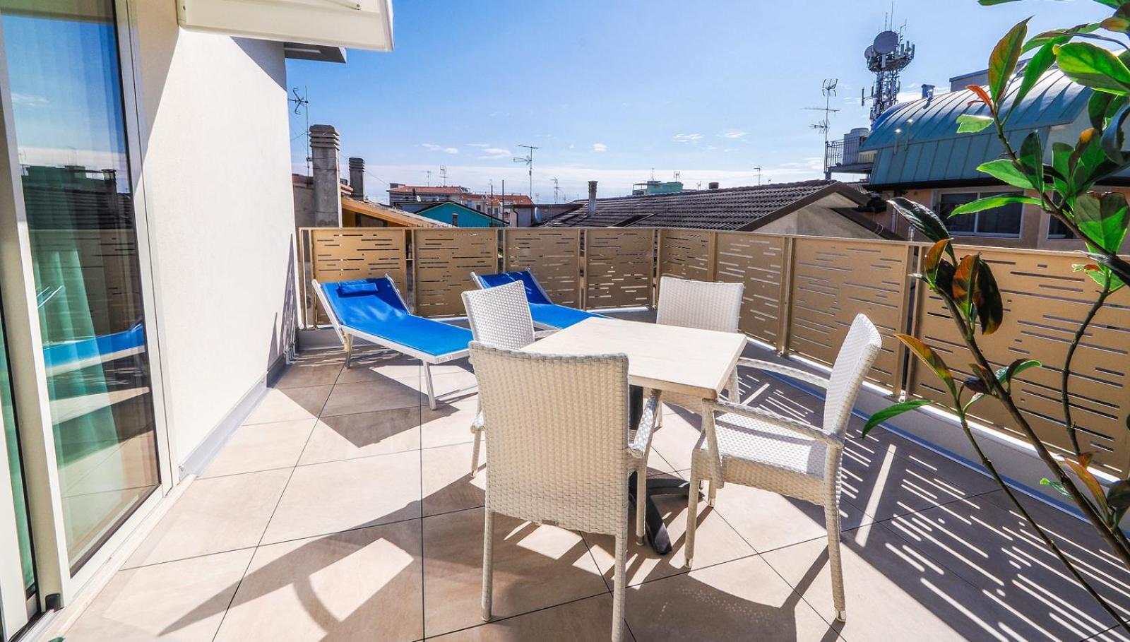 Quadruple Room with Terrace