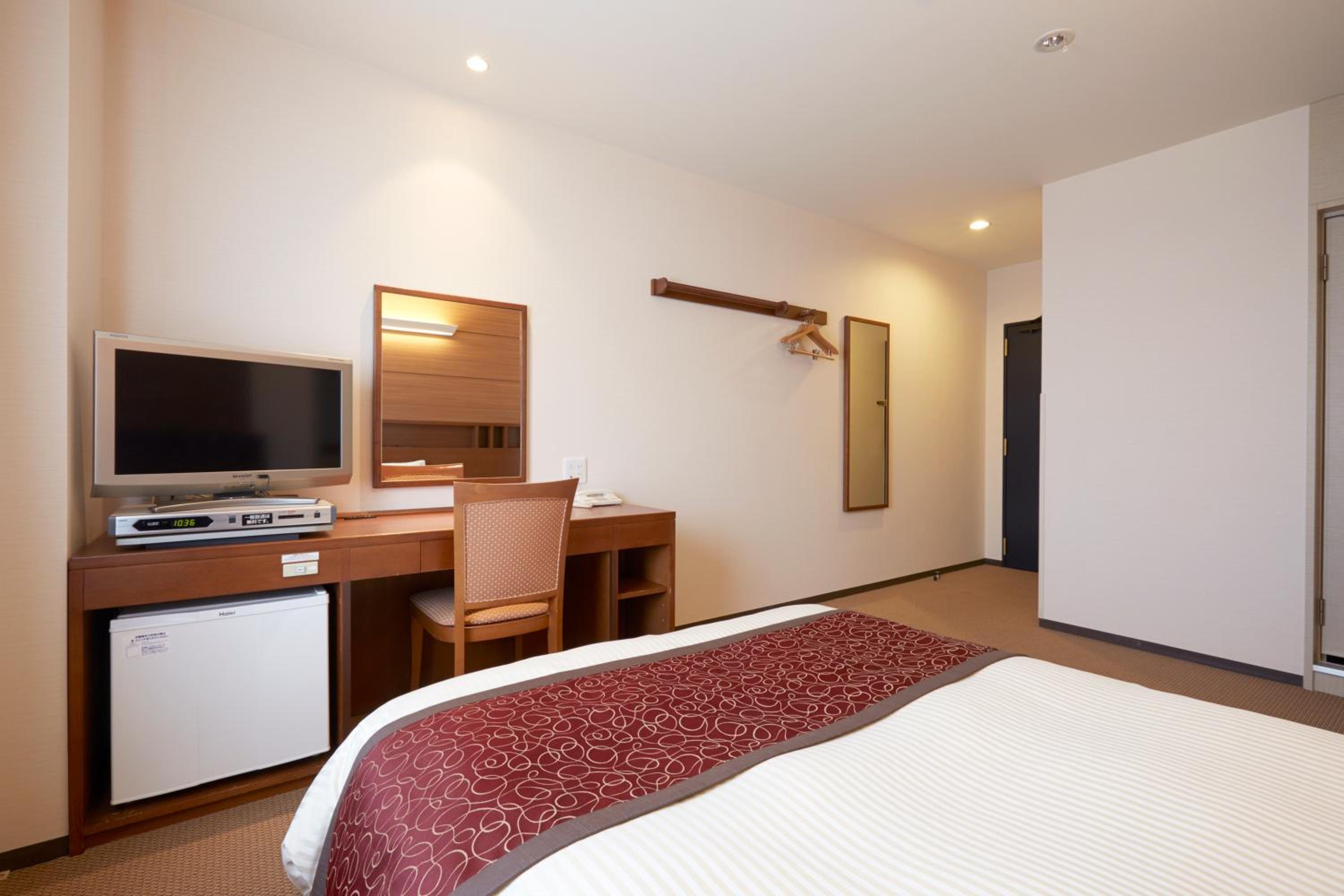 Double Room - Smoking photo 2