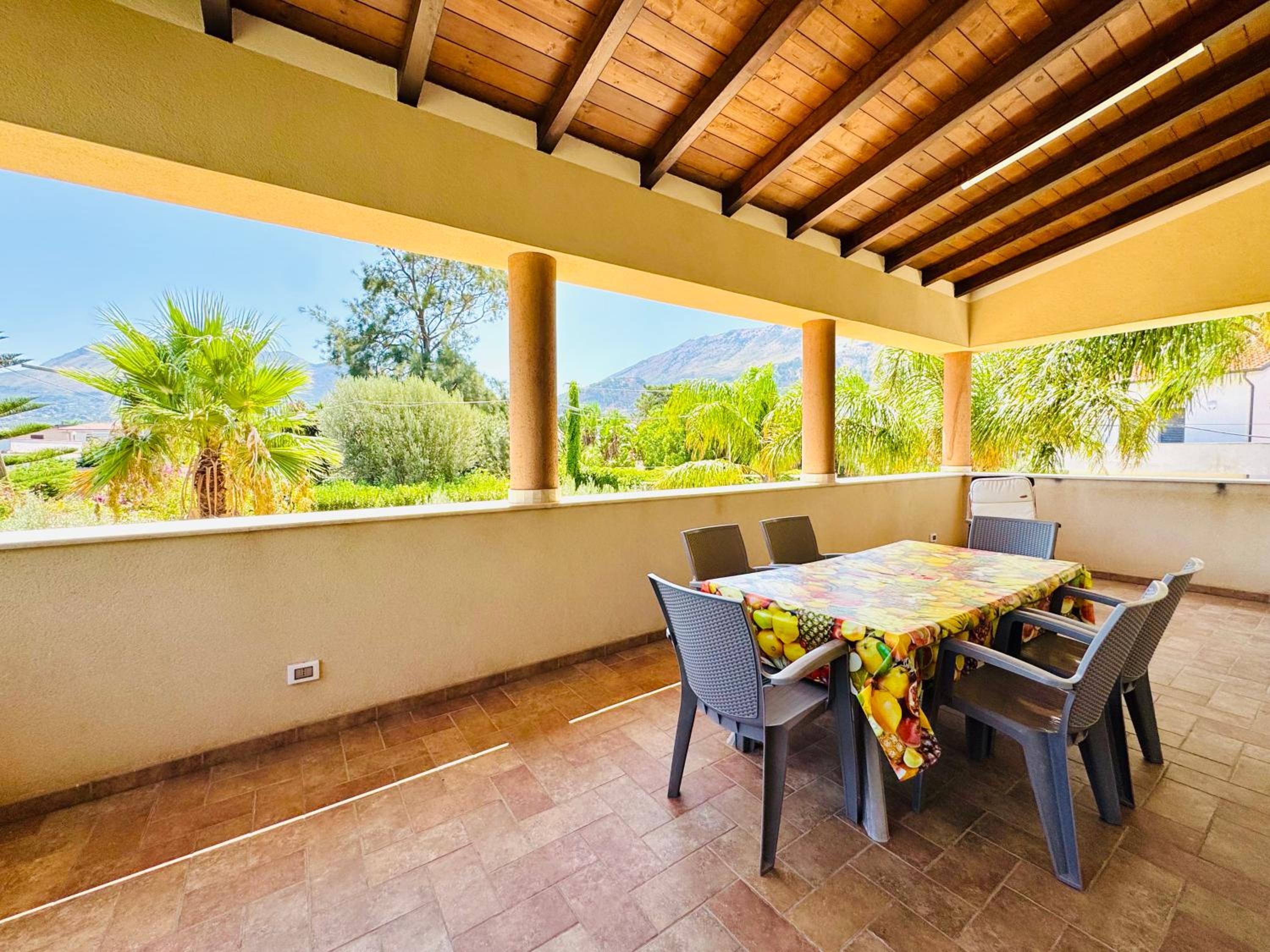 Three-Bedroom Apartment with Balcony