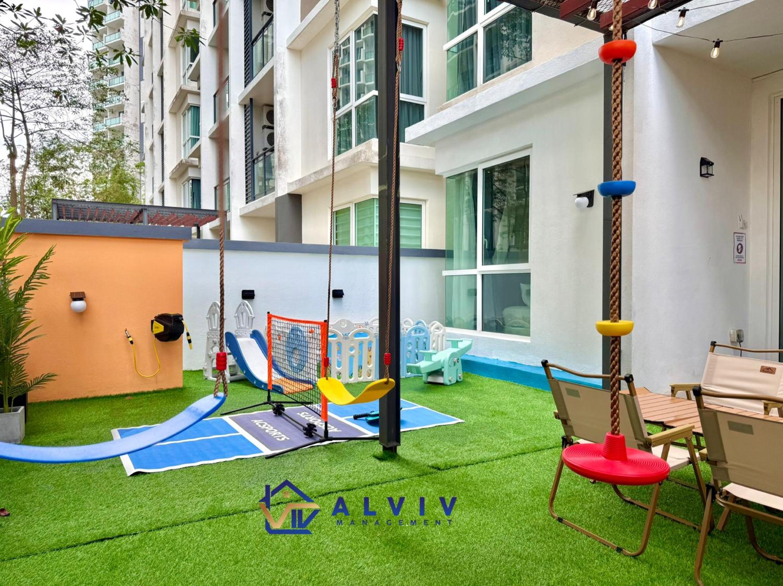 Three-Bedroom Premium Apartment with Balcony - Photo 4