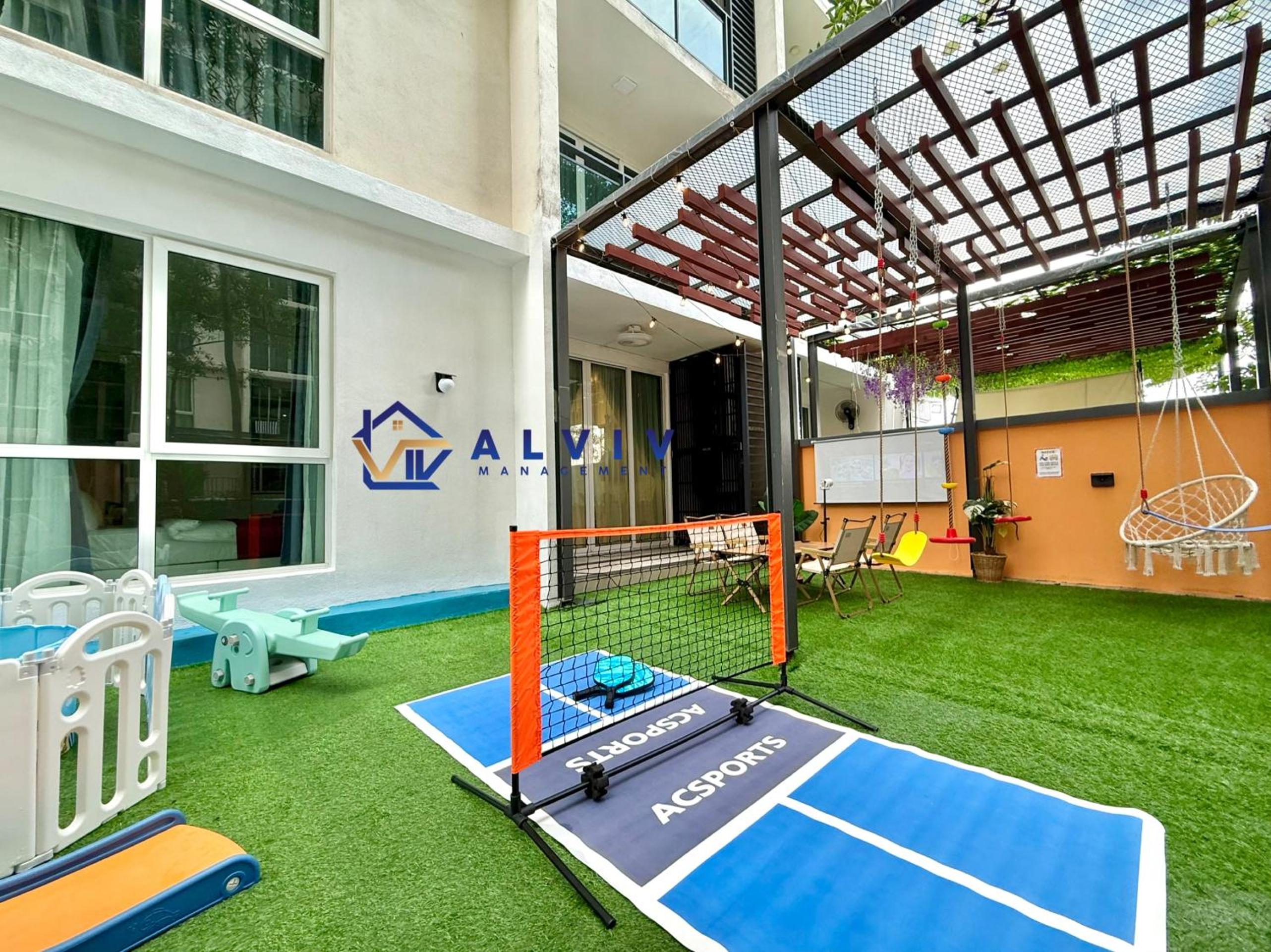 Three-Bedroom Premium Apartment with Balcony - Photo 1