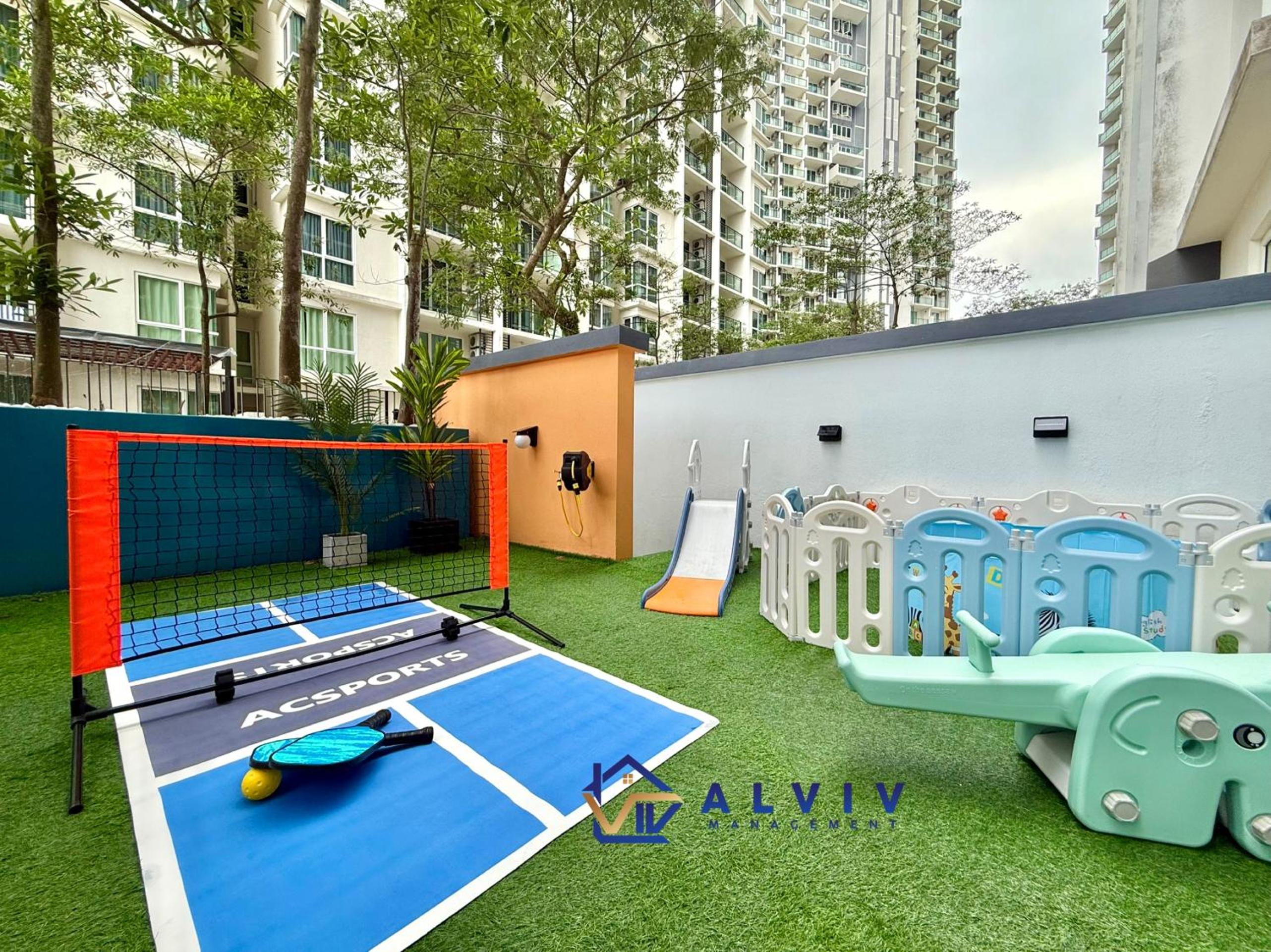 Three-Bedroom Premium Apartment with Balcony - Photo 8