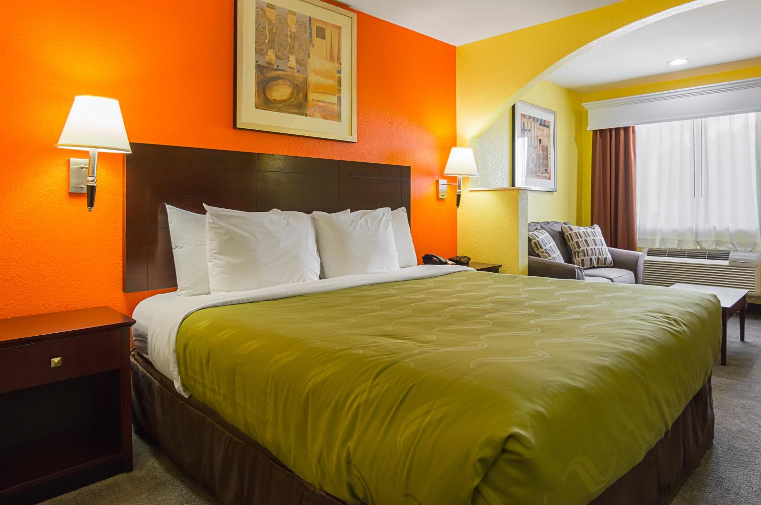King Room - Non-Smoking - Photo 1