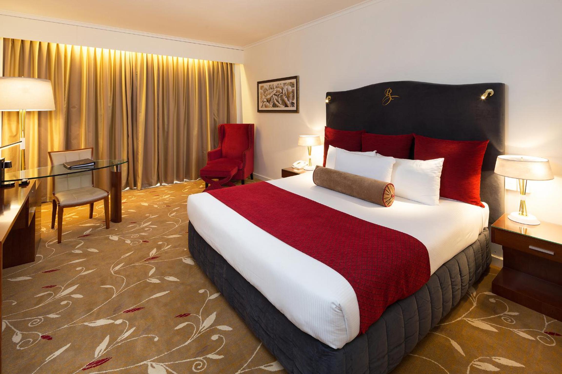 Deluxe City View King with Free Wifi - Photo 2