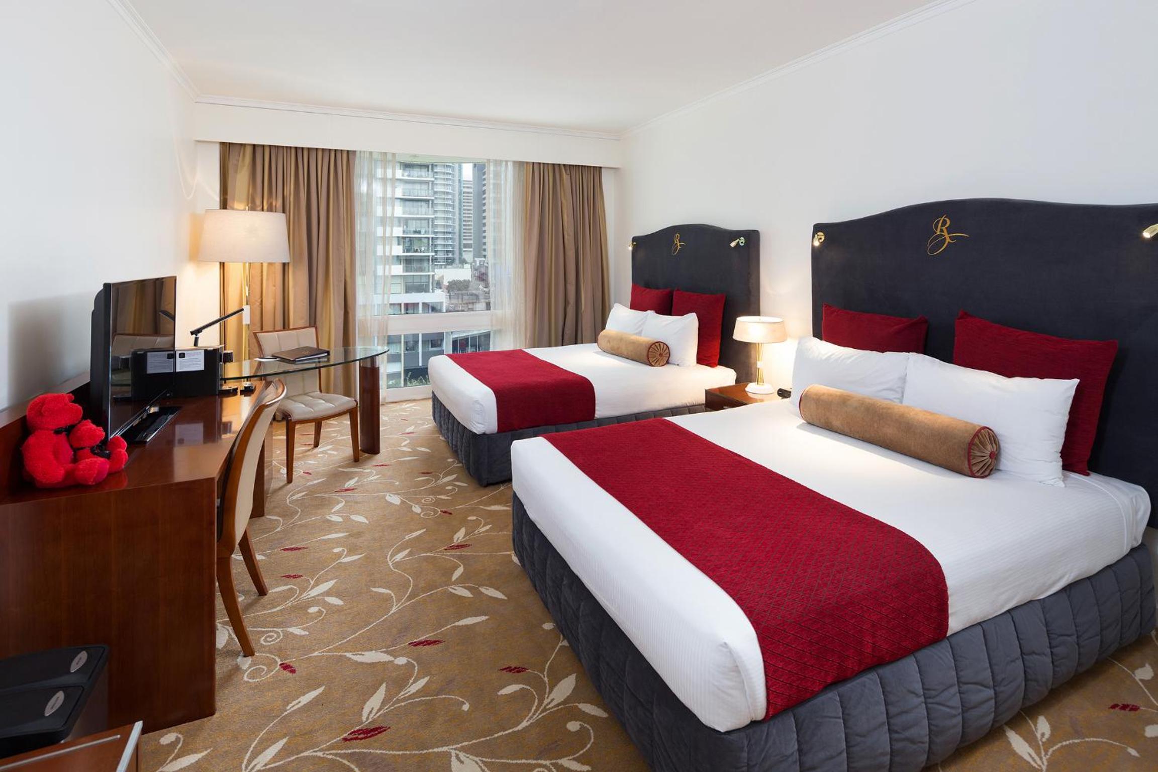 Deluxe City View Twin with Free Wifi - Photo 3