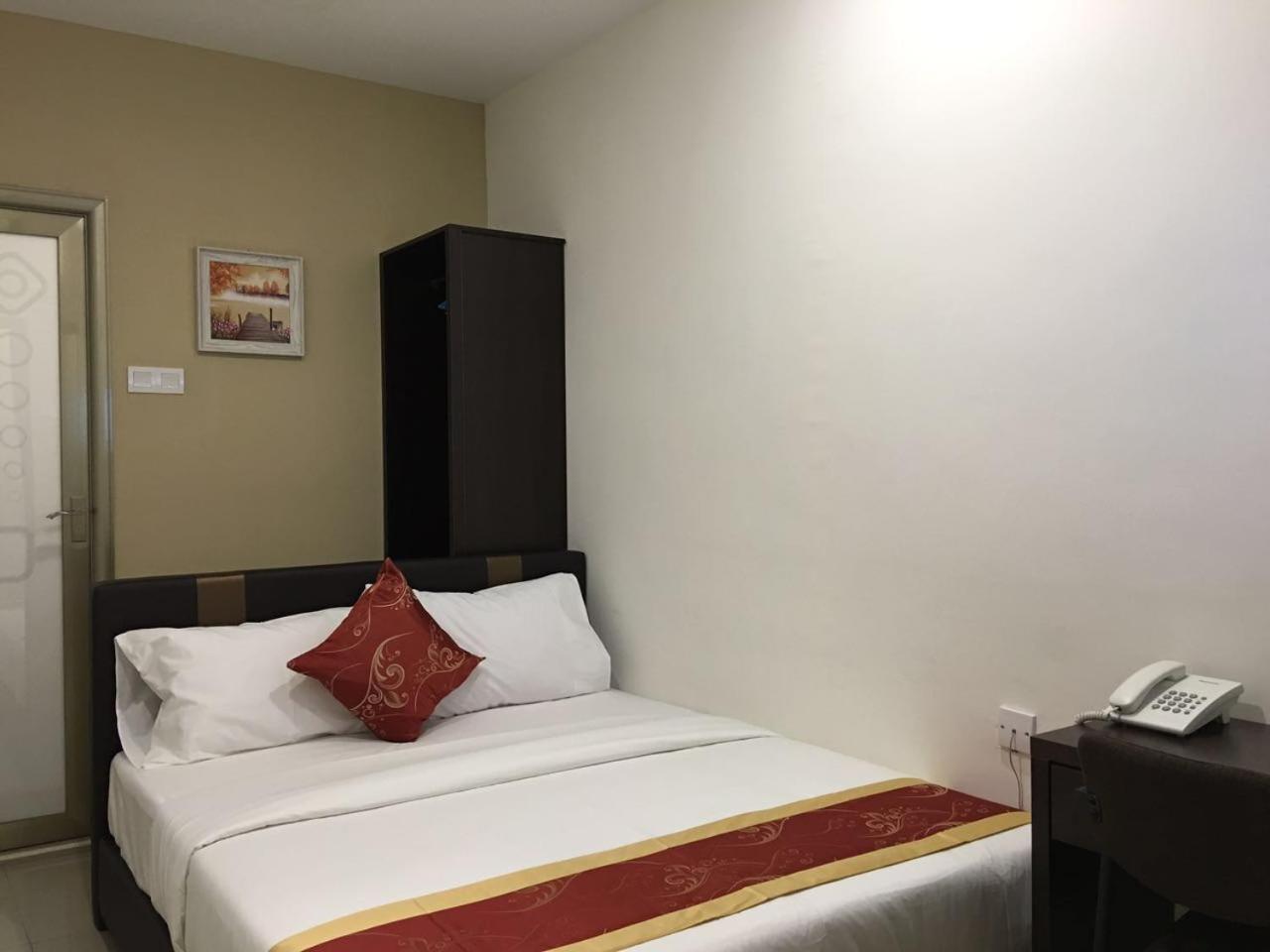Standard Queen Room photo 1