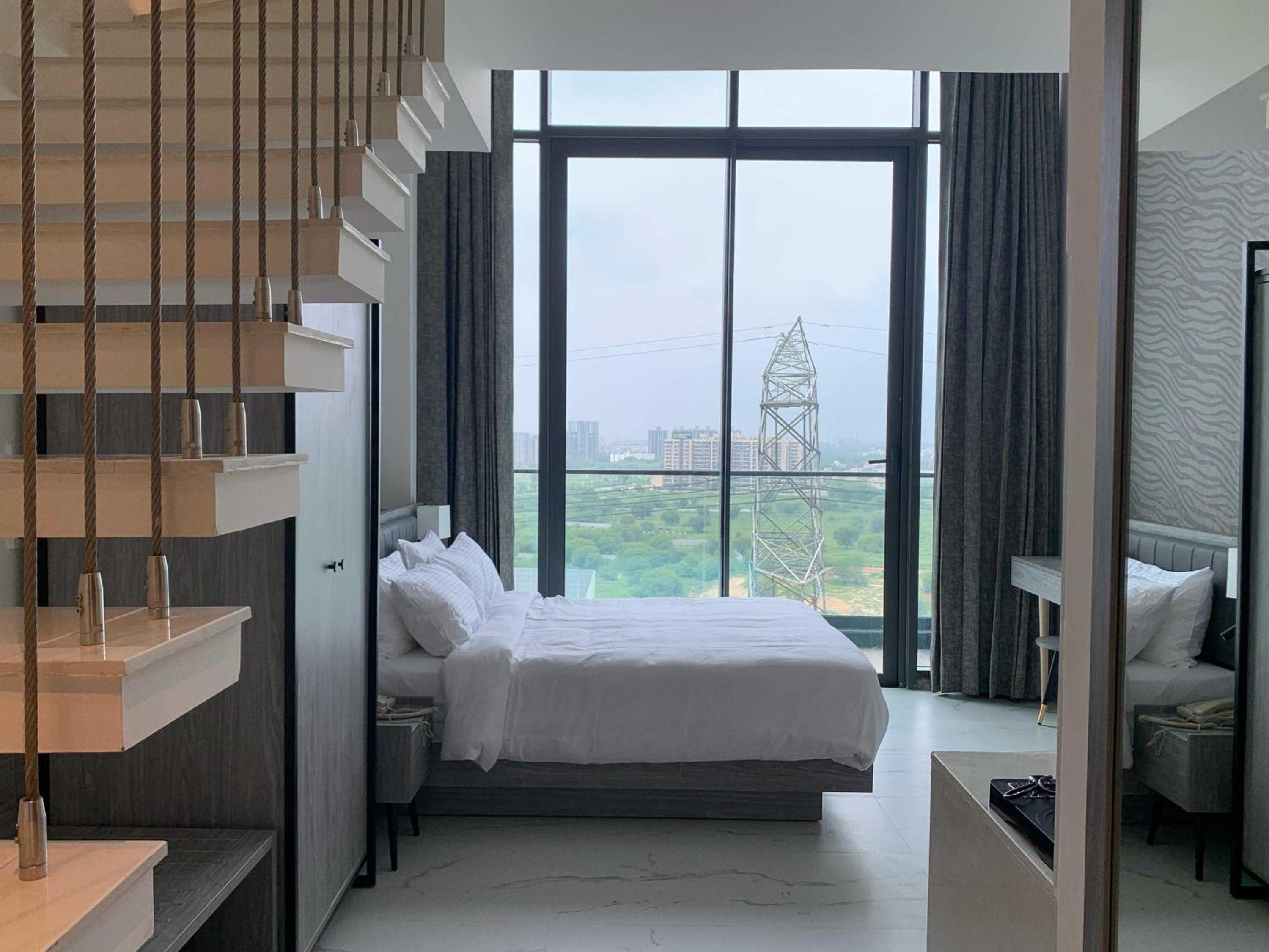 Duplex Premium Suite Twin Bed with Balcony photo 2