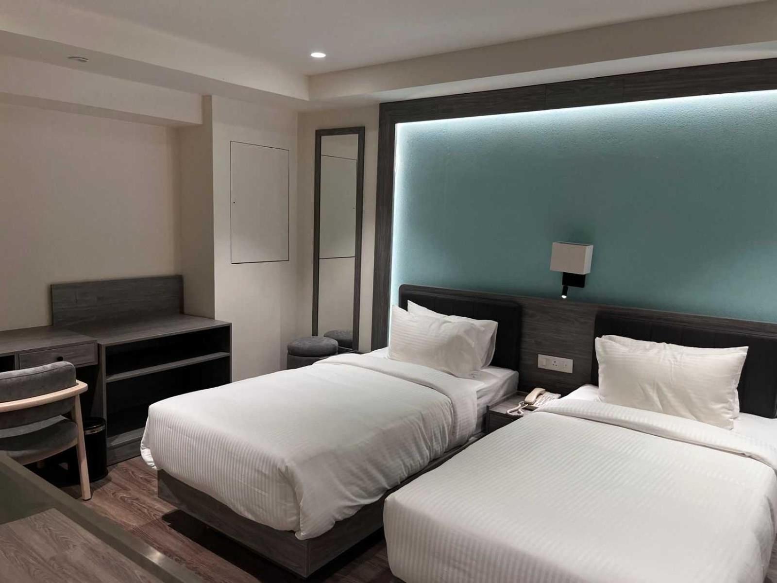 Duplex Premium Suite Twin Bed with Balcony photo 1