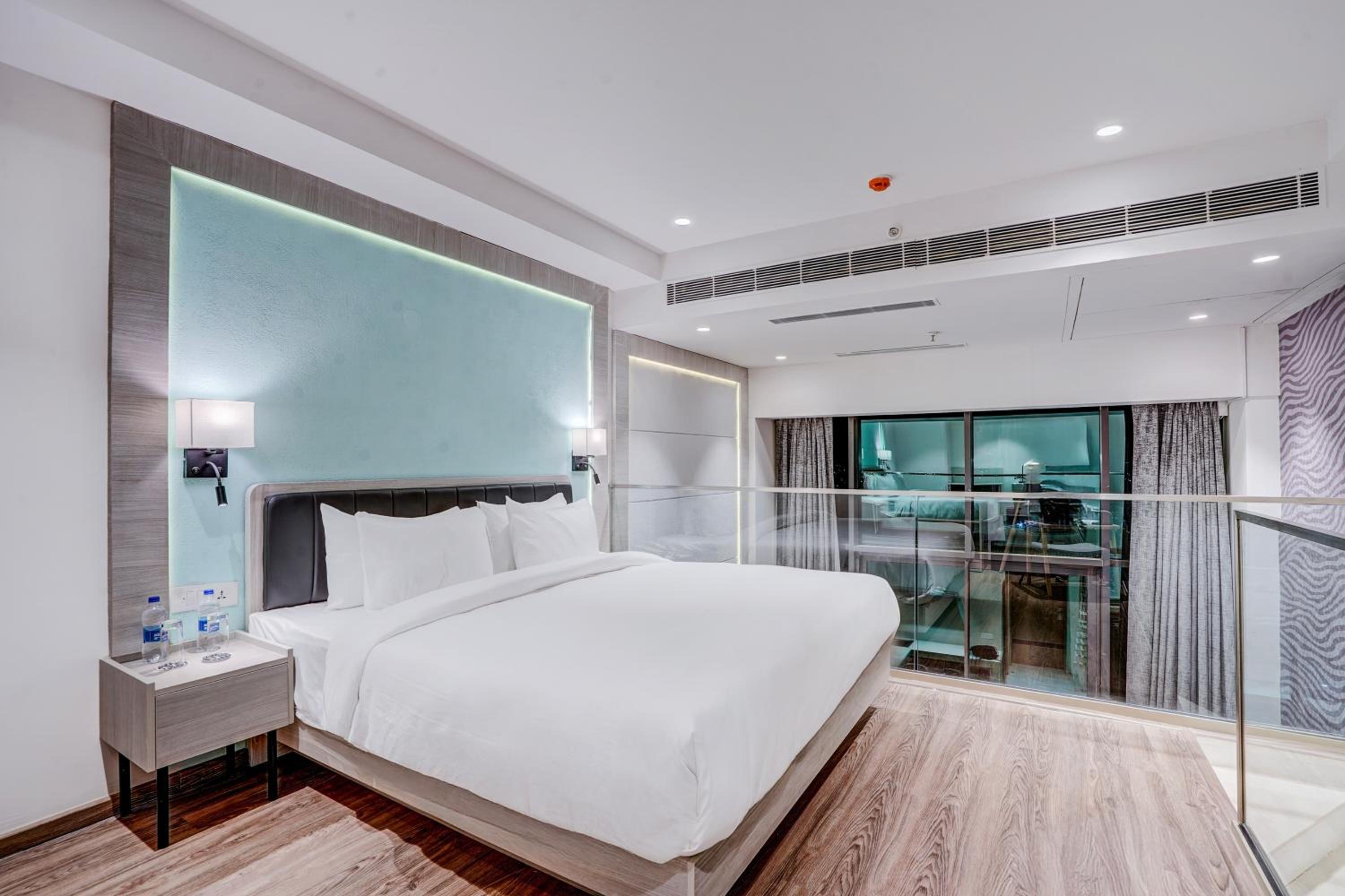 Duplex Sunday Family Suite with Terrace