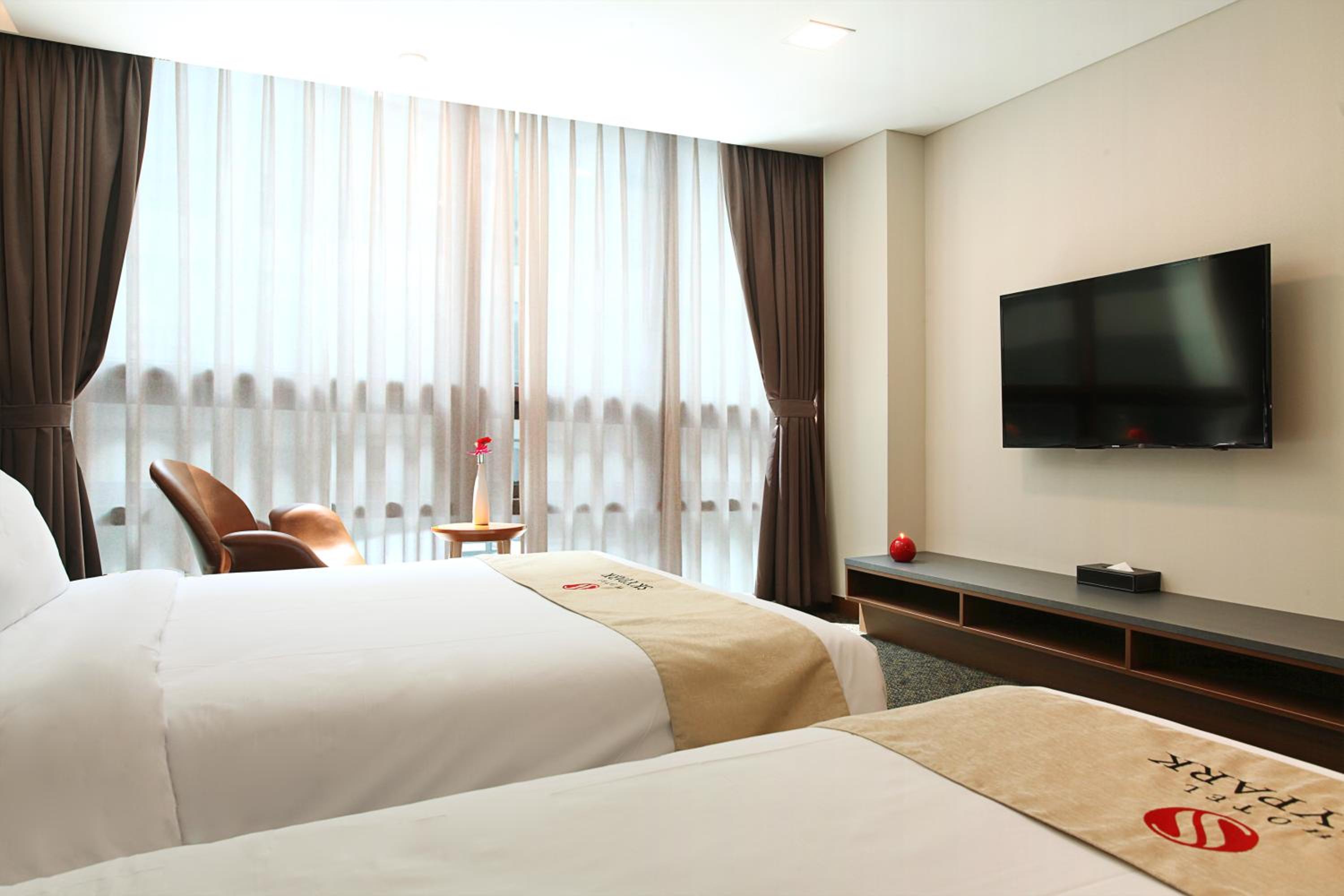 Deluxe Twin Room B photo 3