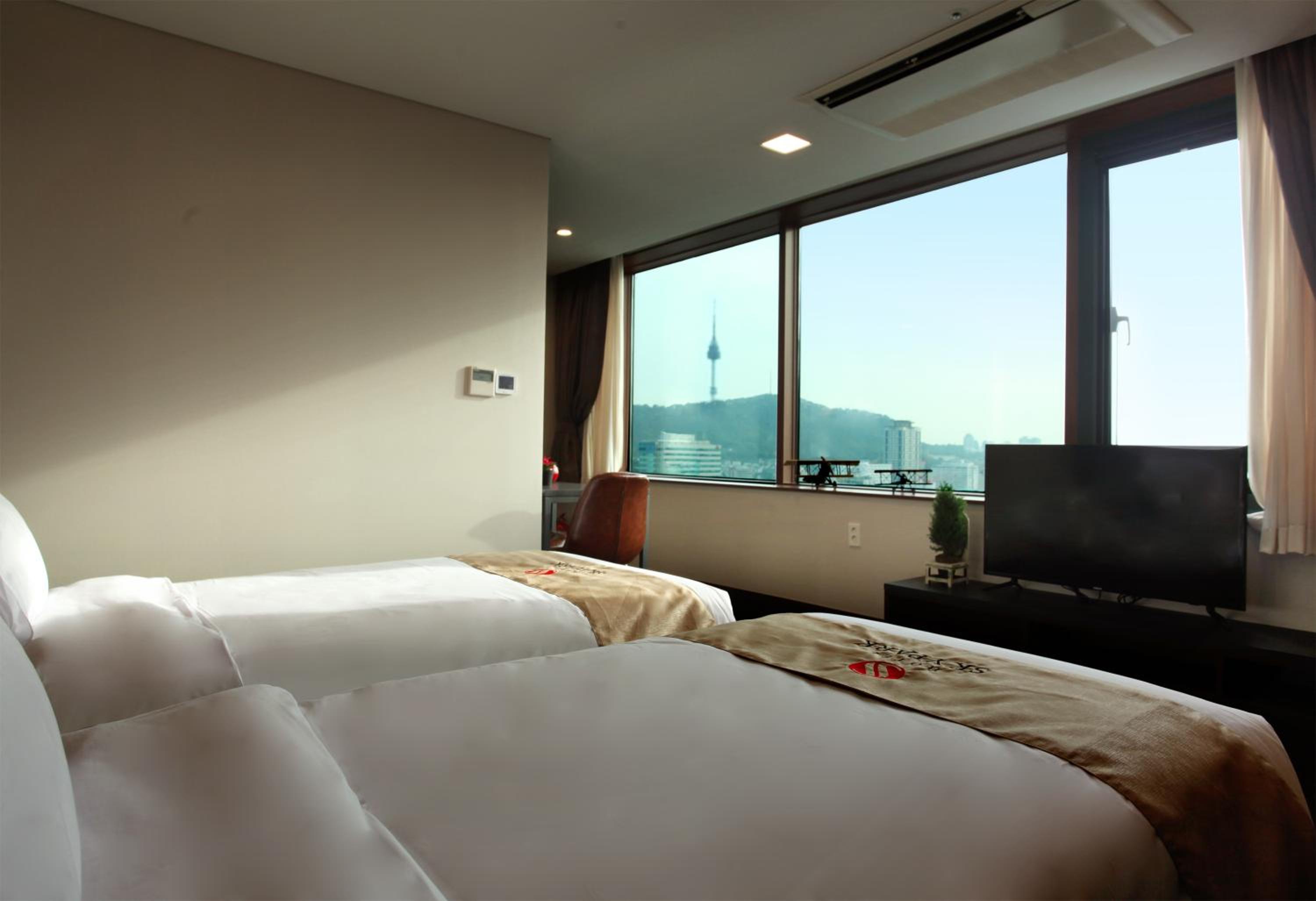 [Event PKG] Residence Twin Room City View with 1 hour Early check in (from 14:00) & 1 set of Soothing Pad