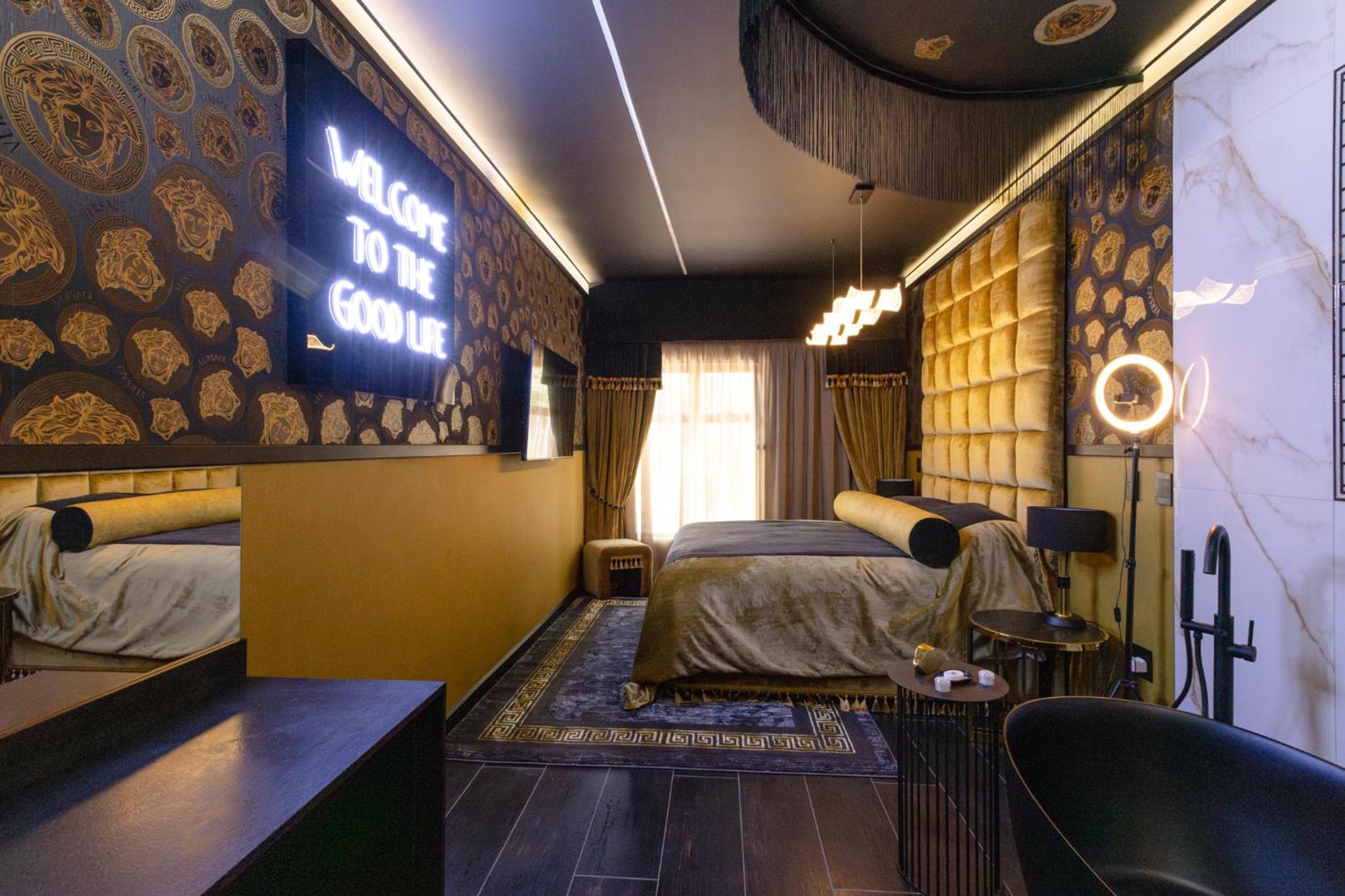 Deluxe Suite