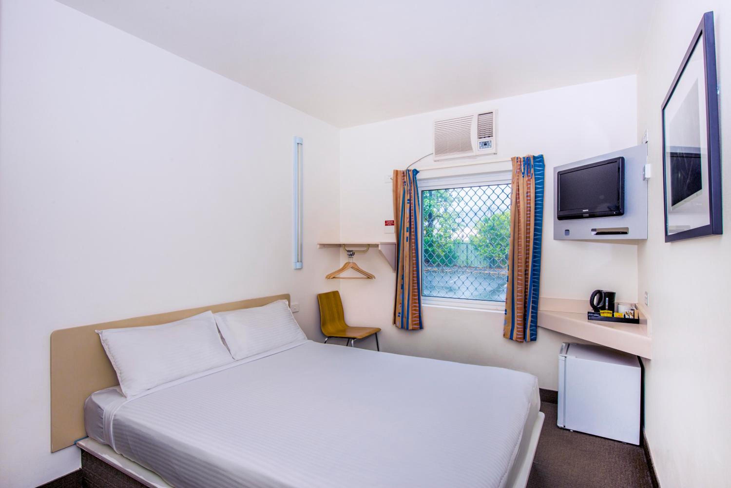 Standard Queen Room photo 2