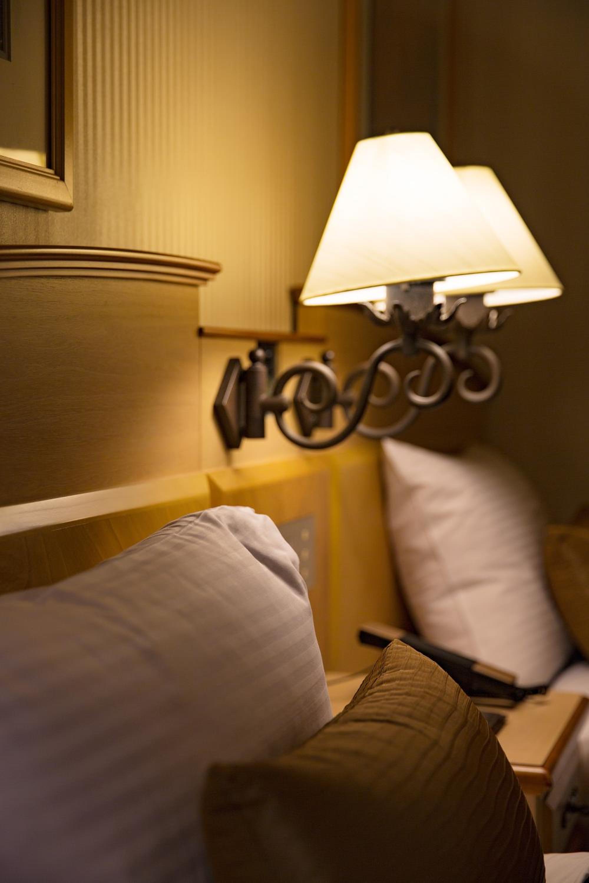 Junior Suite - Non-Smoking - Photo 2