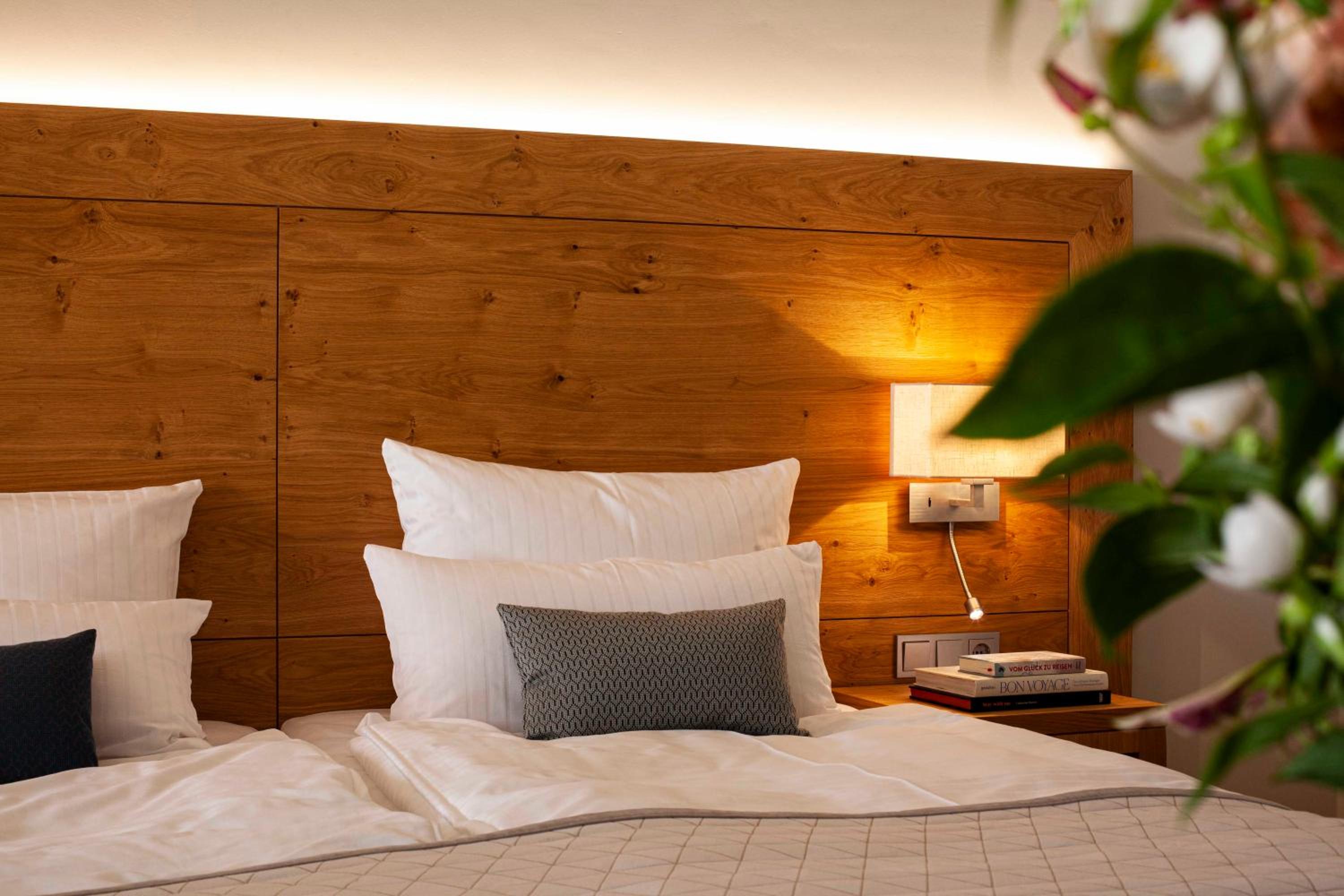 Deluxe Double or Twin Room with City View photo 2