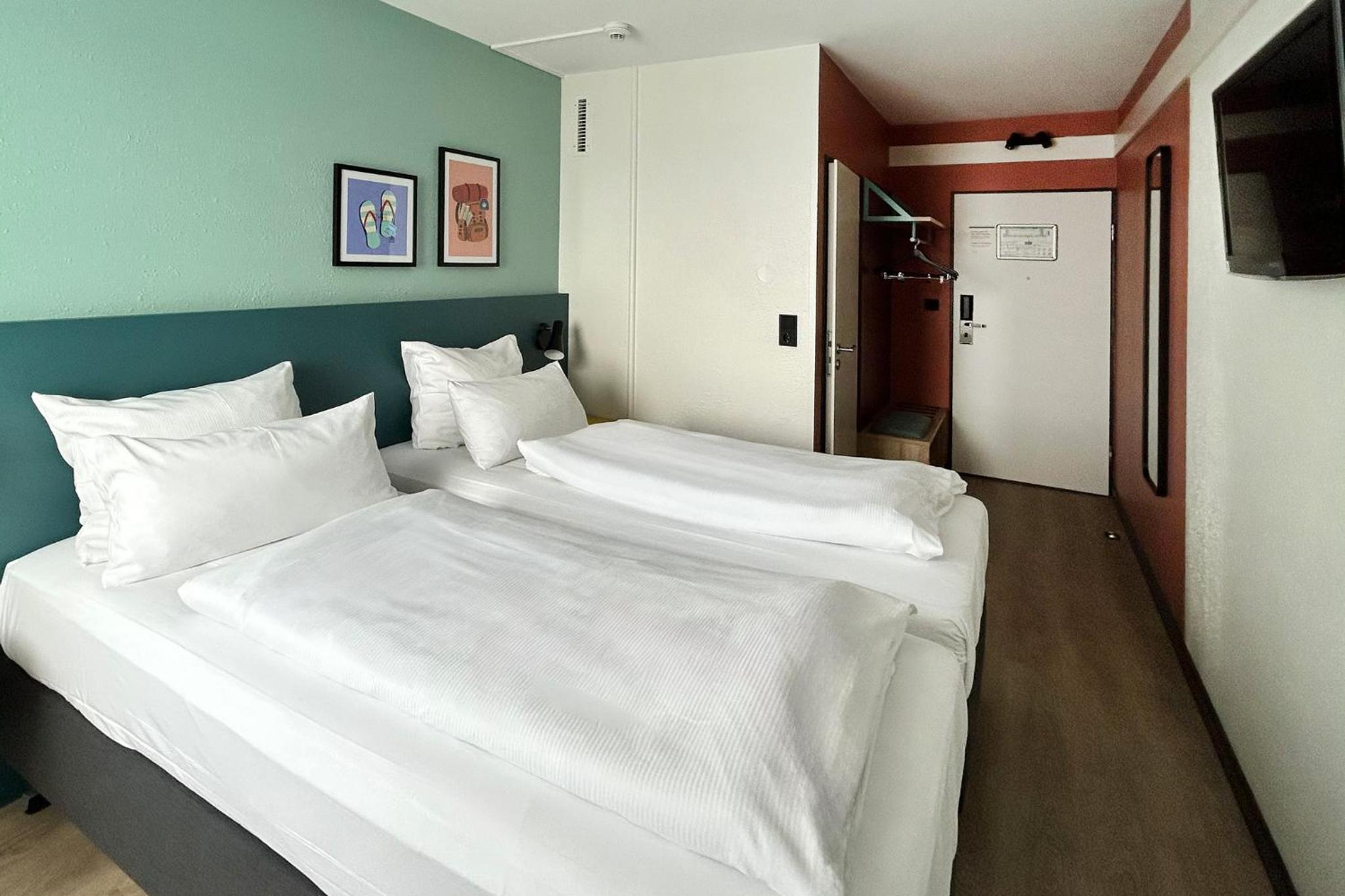 Standard Room with Two Single Beds