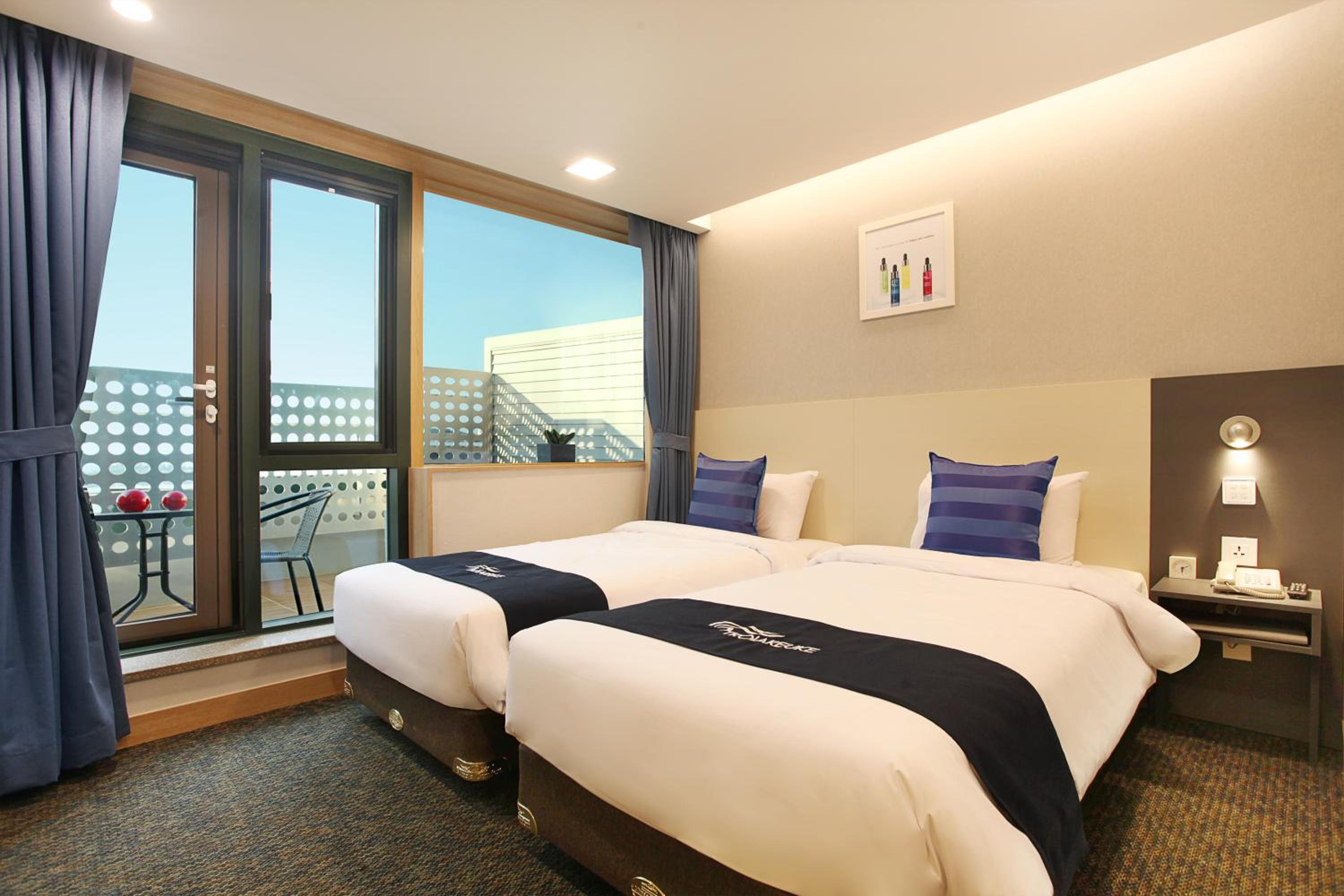 Twin Room City View with Balcony