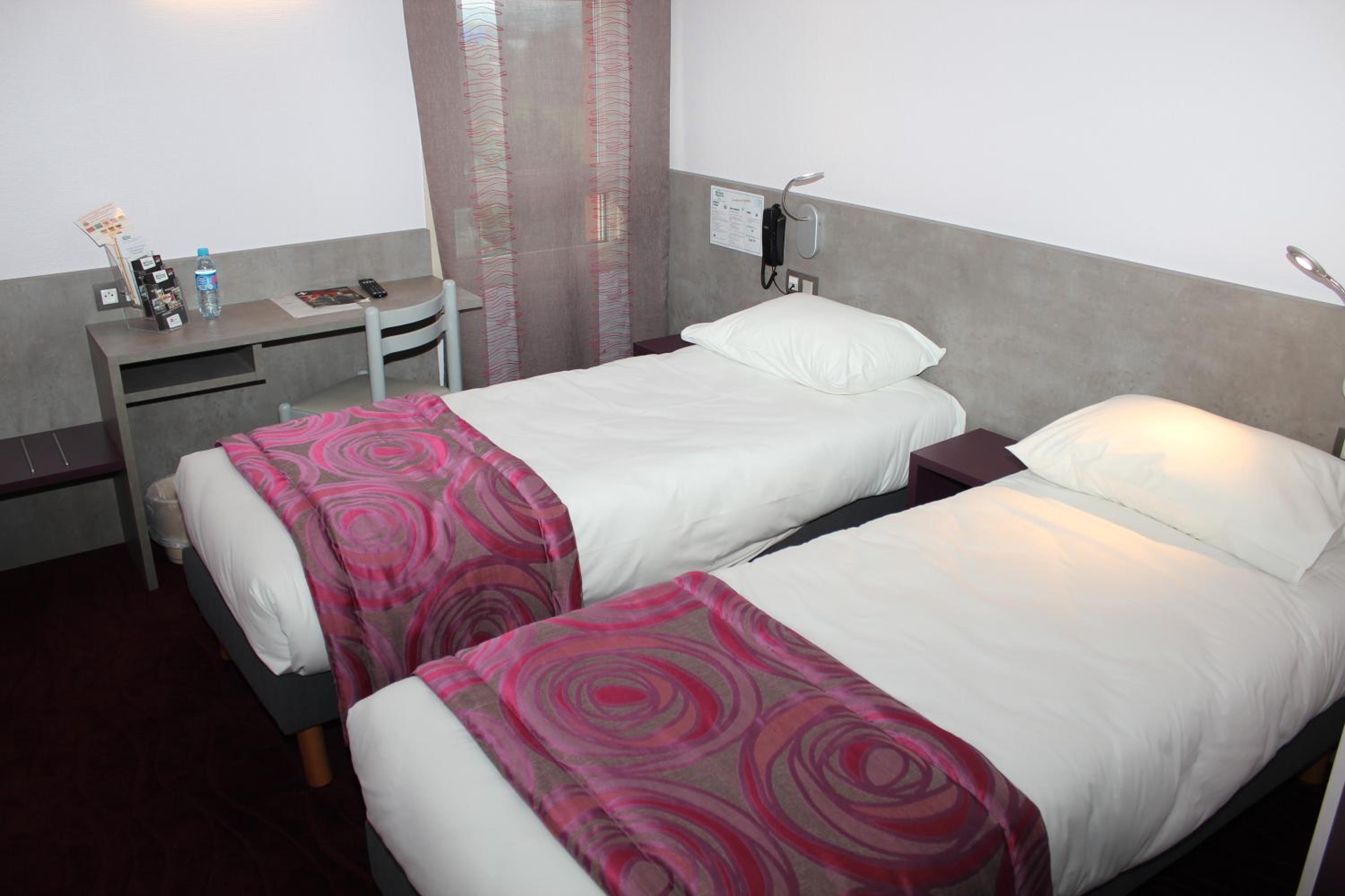 Twin Room - Photo 5